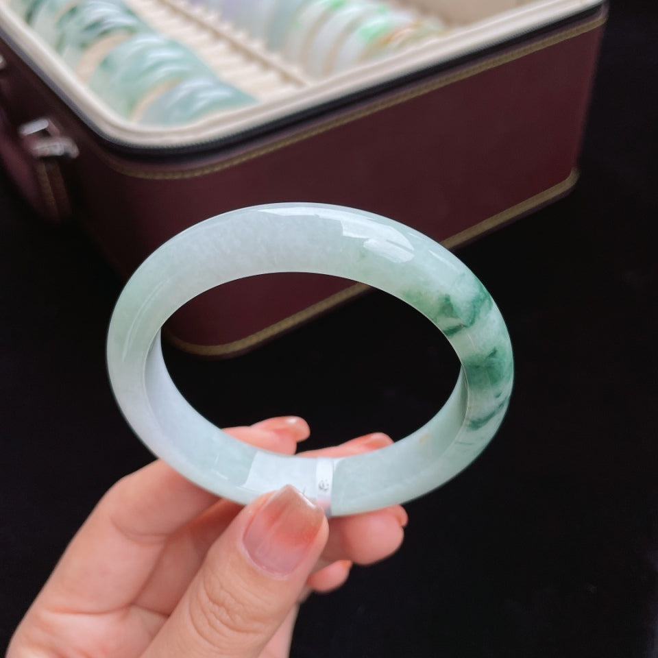 糯冰飘花正圈翡翠手镯（55.3mm）（yc017388）