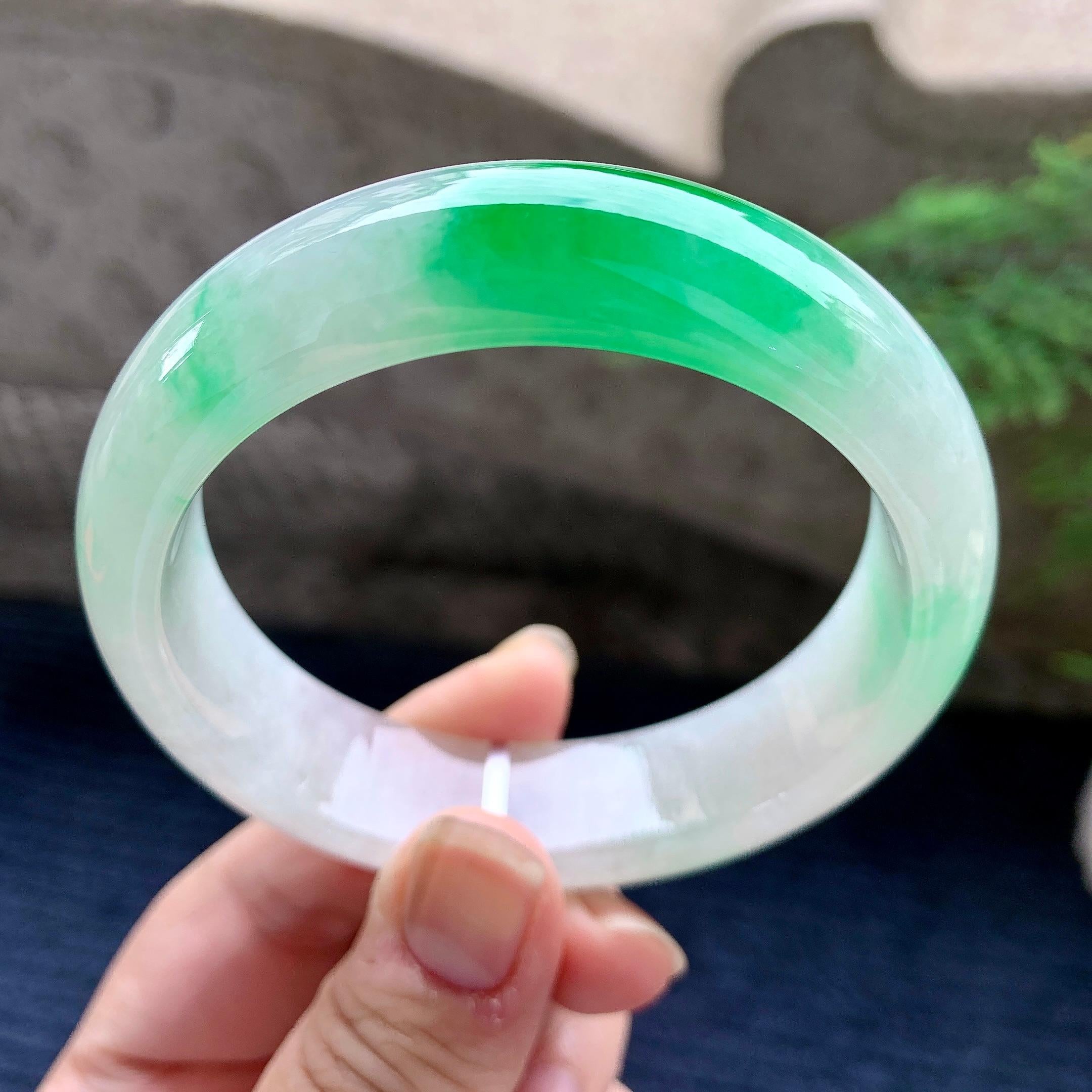 糯冰种飘阳绿宽版轮胎手镯（59.4mm）（yc253810）