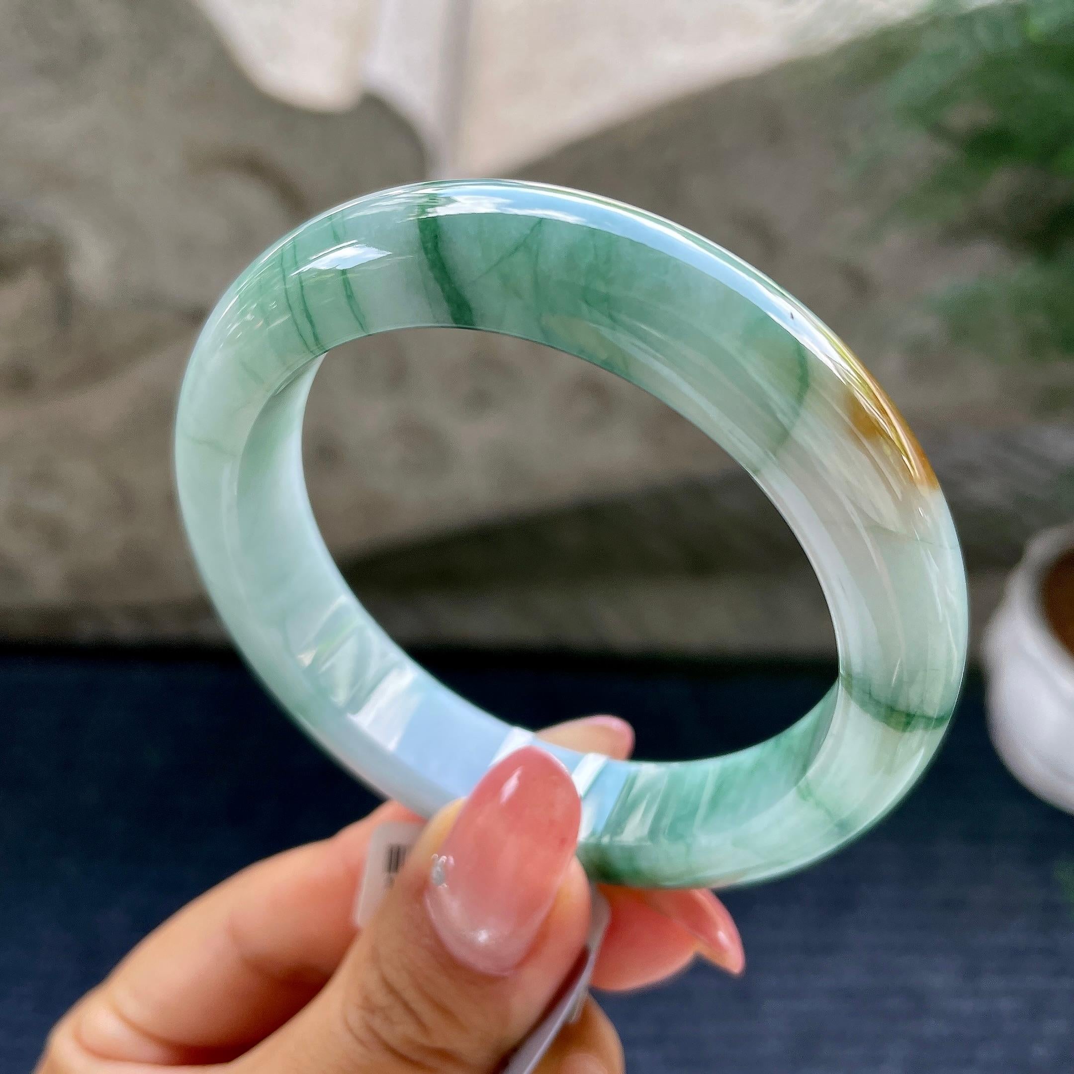 细糯种飘绿飘黄翡正圈平安镯54.6圈        天然缅甸A货翡翠（yc444675）