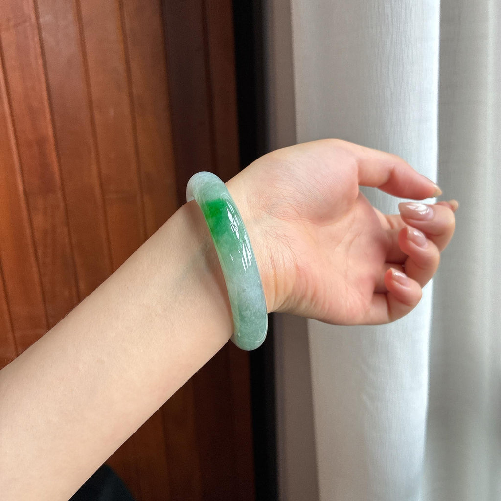 糯冰带色正圈平安镯 54圈 天然缅甸A货翡翠（yc440856）