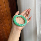 糯冰满绿翡翠圆条手镯（53.5mm）（yc221857）
