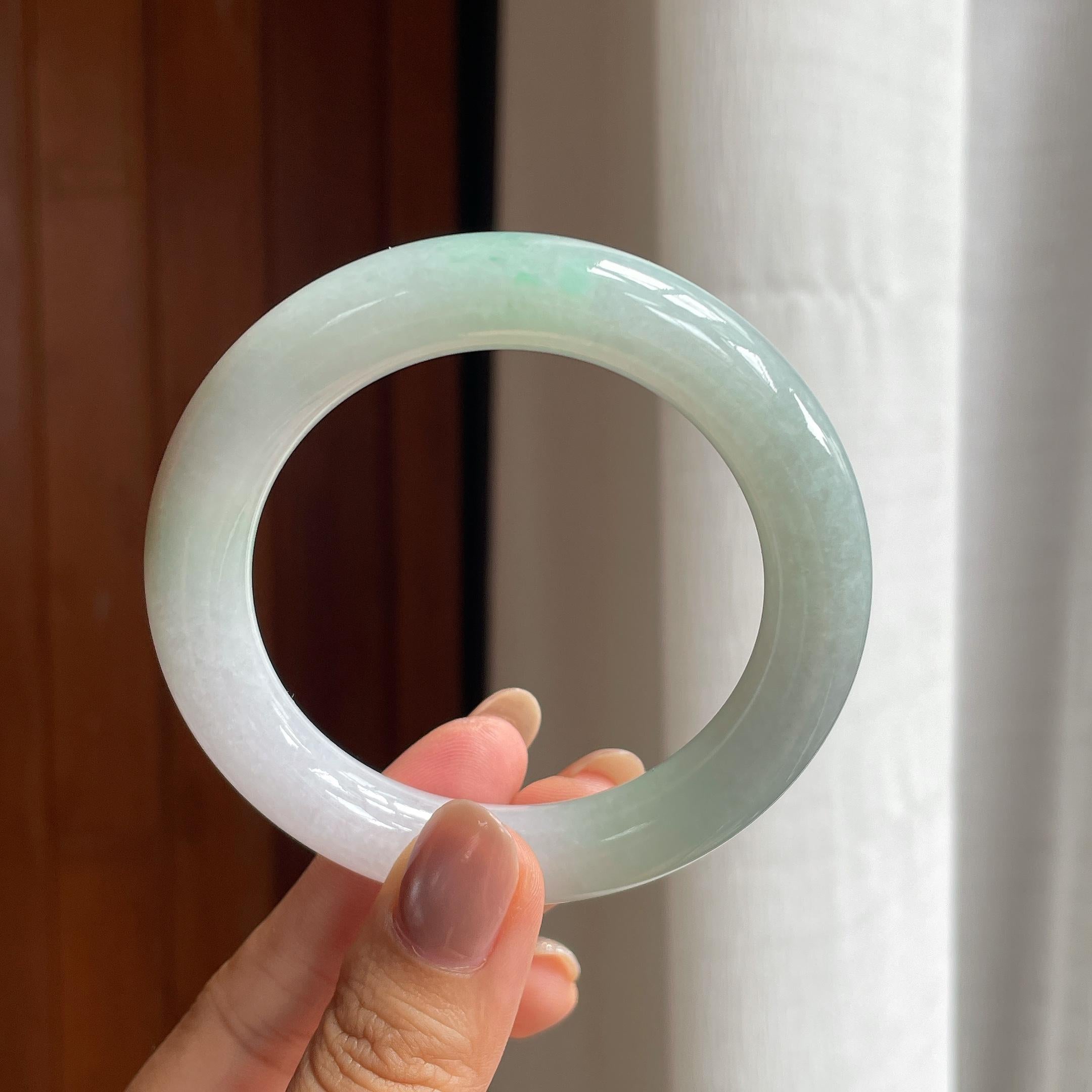 糯冰带色翡翠圆条手镯54圈（yc426317）