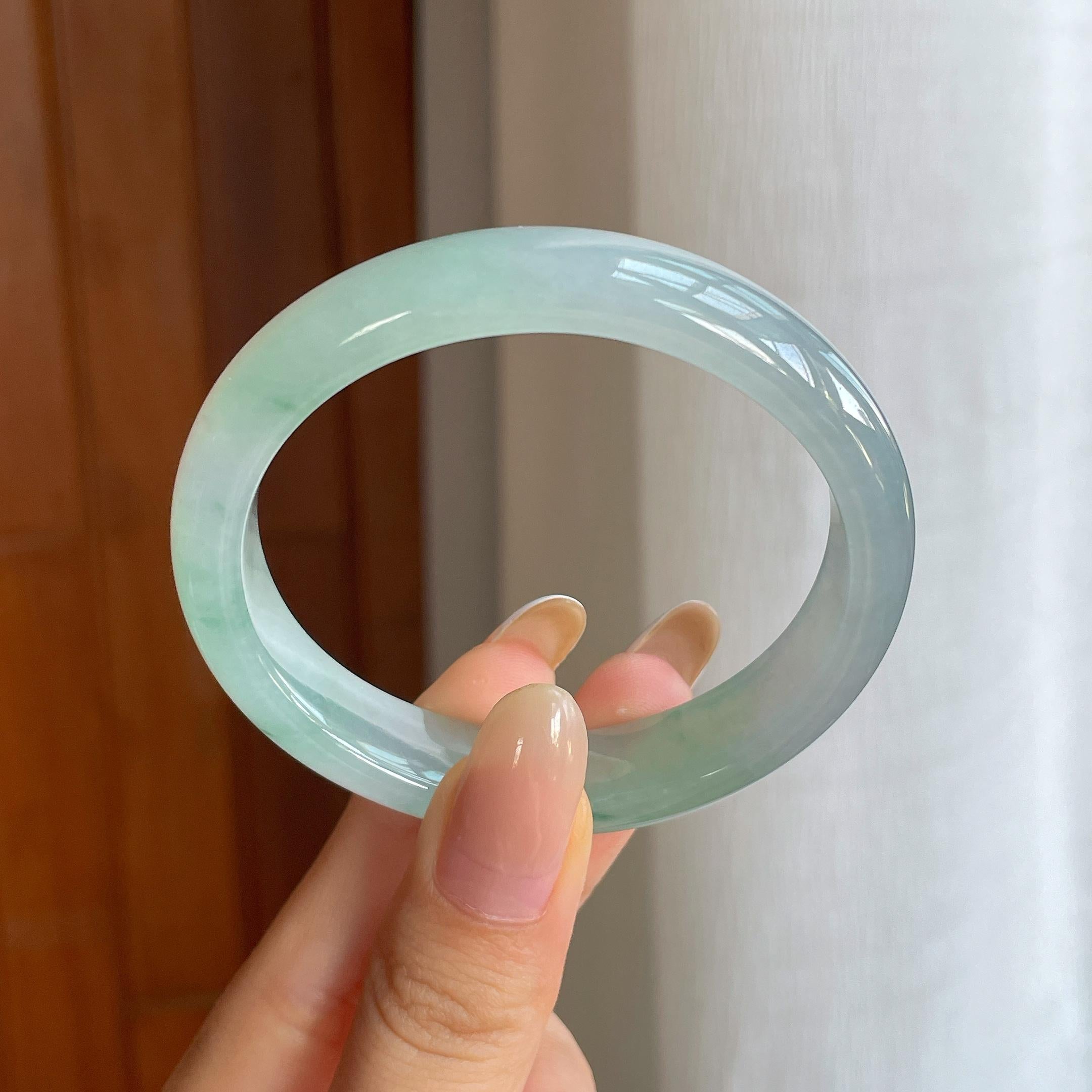 糯冰飘花翡翠贵妃镯（54.2mm)（yc424235）