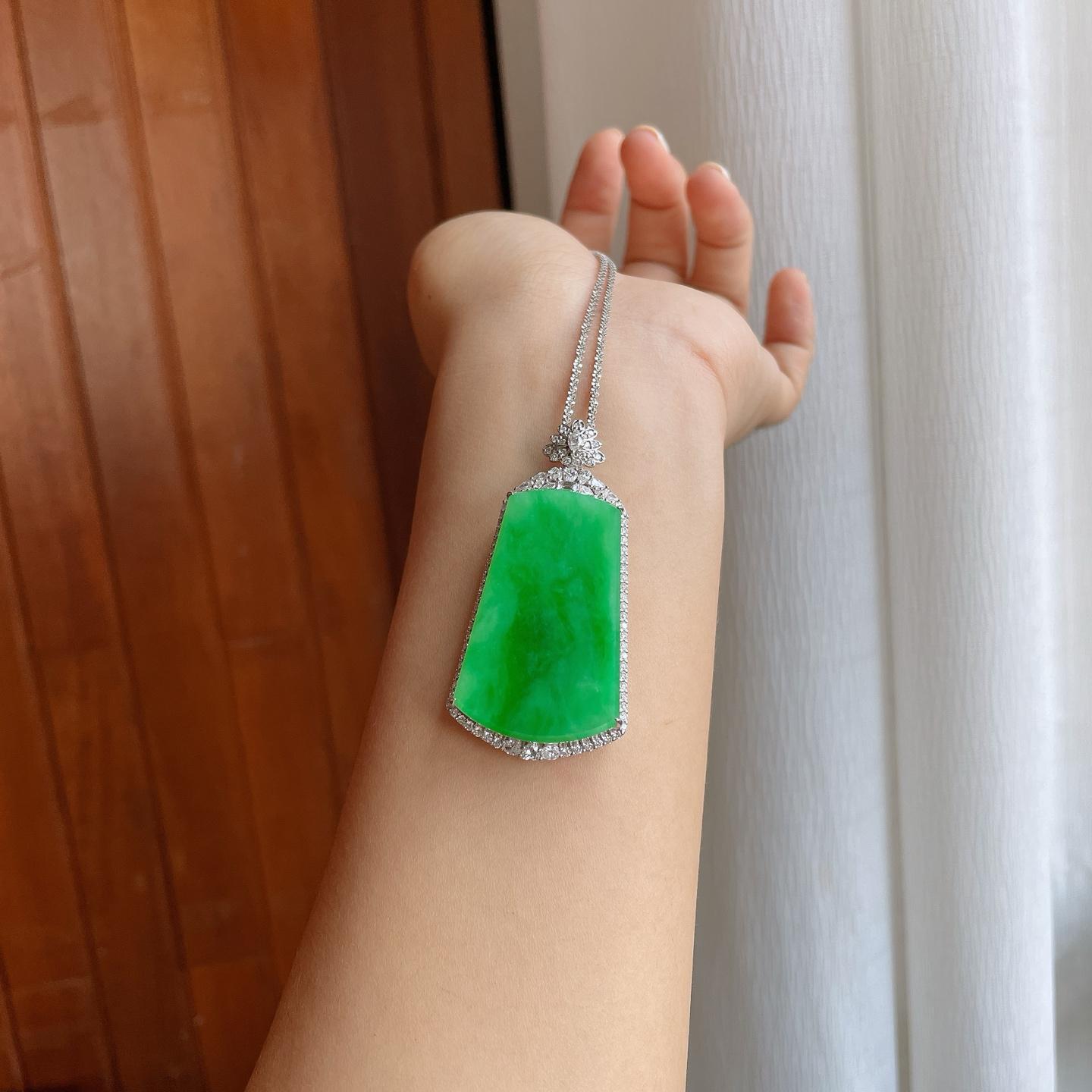 18k金钻镶冰种满绿翡翠无事牌（yc257263）