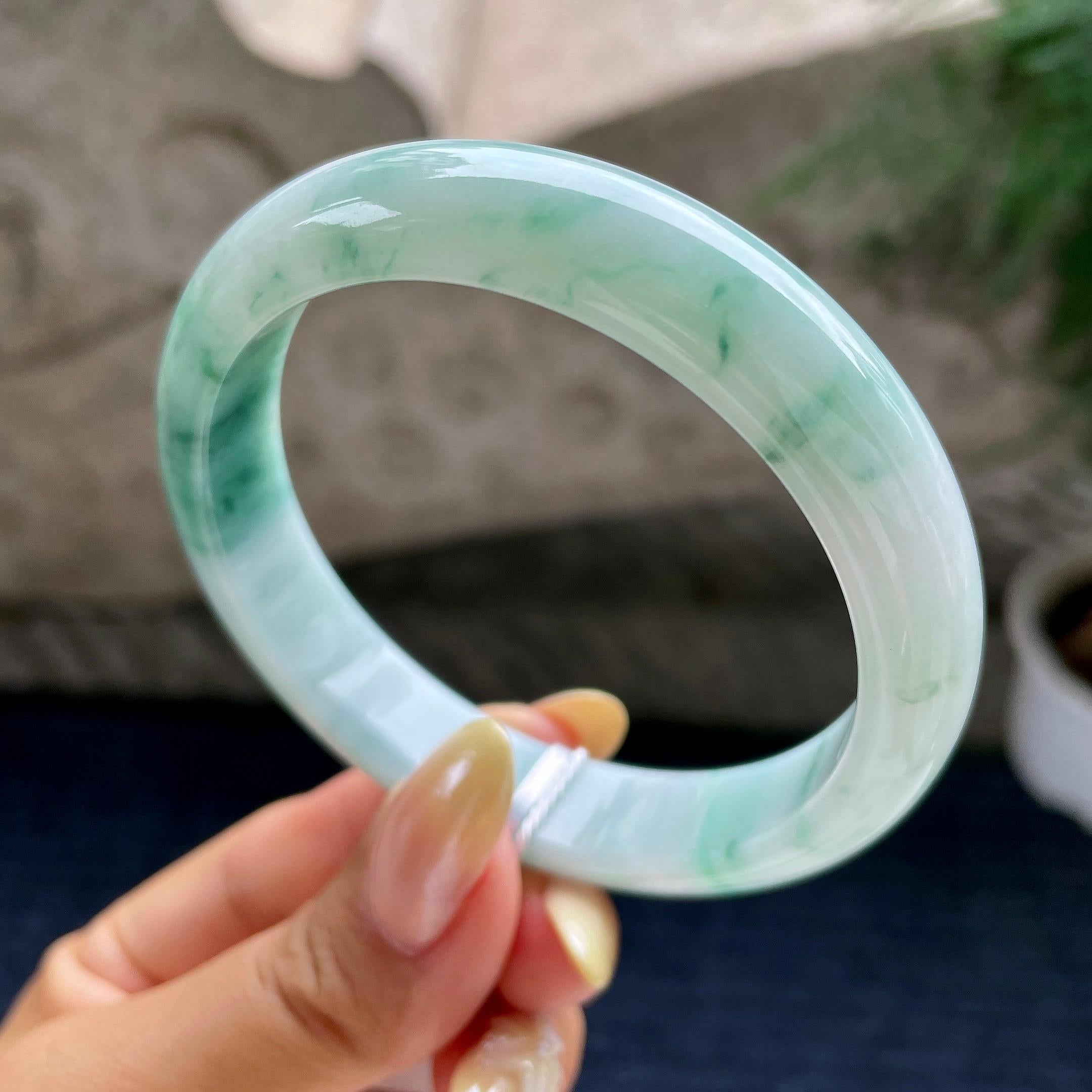 大圈口         细糯种飘花正圈平安镯58圈           天然缅甸A货翡翠（yc460685）