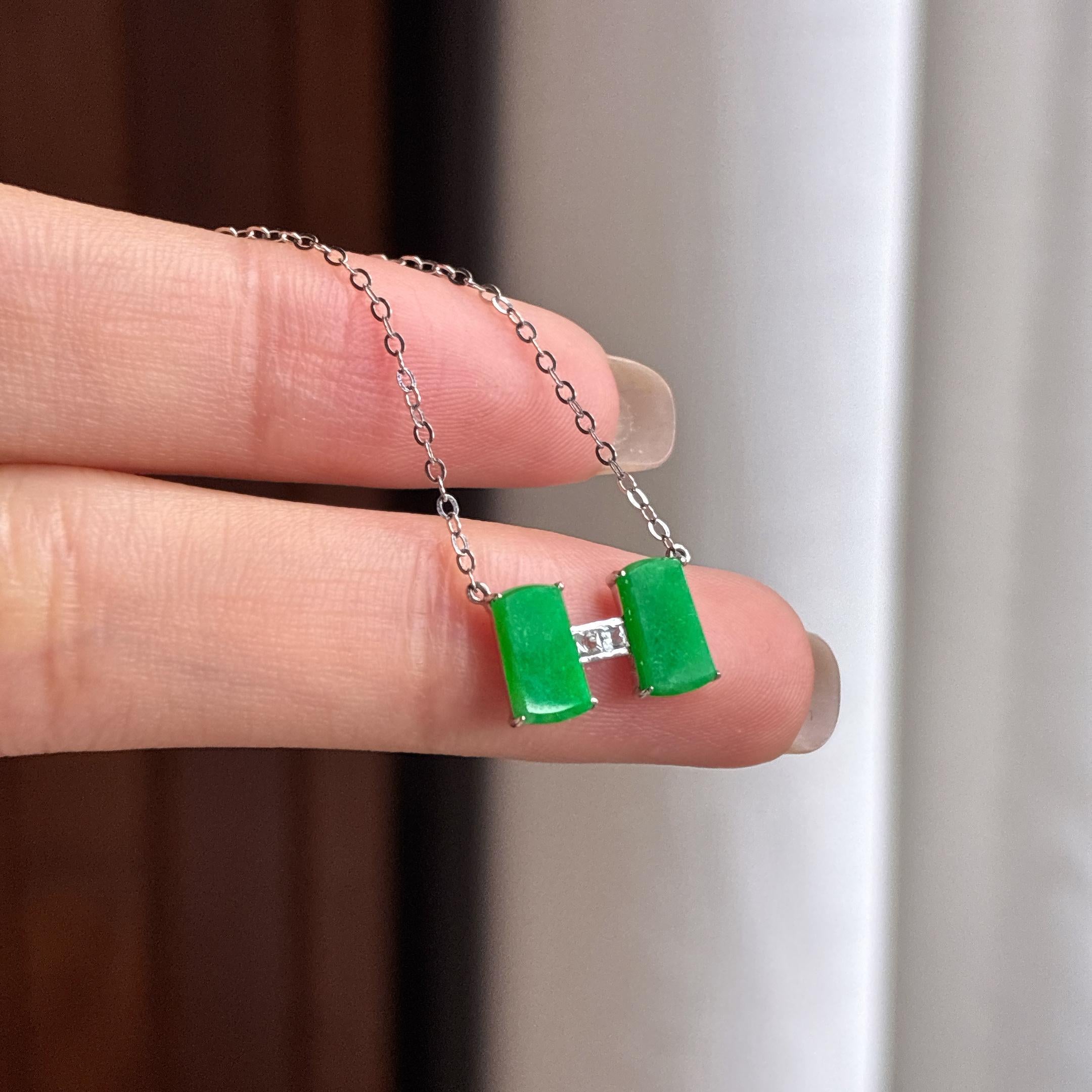Dây chuyền ngọc phỉ thúy Myanmar loại A tự nhiên màu xanh ngọc bích đầy đặn đính vàng 18k (yc450384)