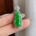 18k金镶糯冰满绿翡翠豆子（yc239364）