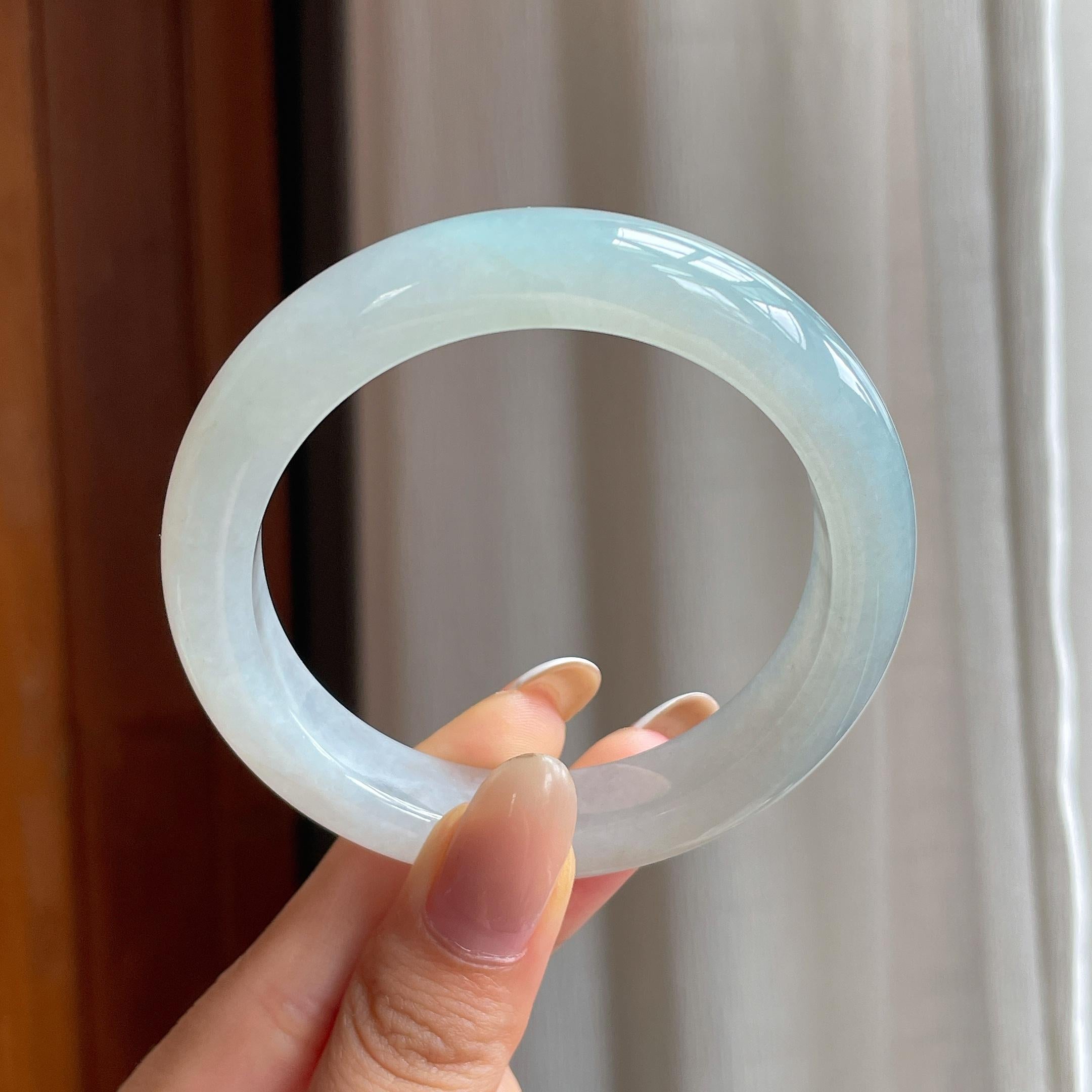 糯冰淡底色翡翠平安镯（55mm)（yc414484）