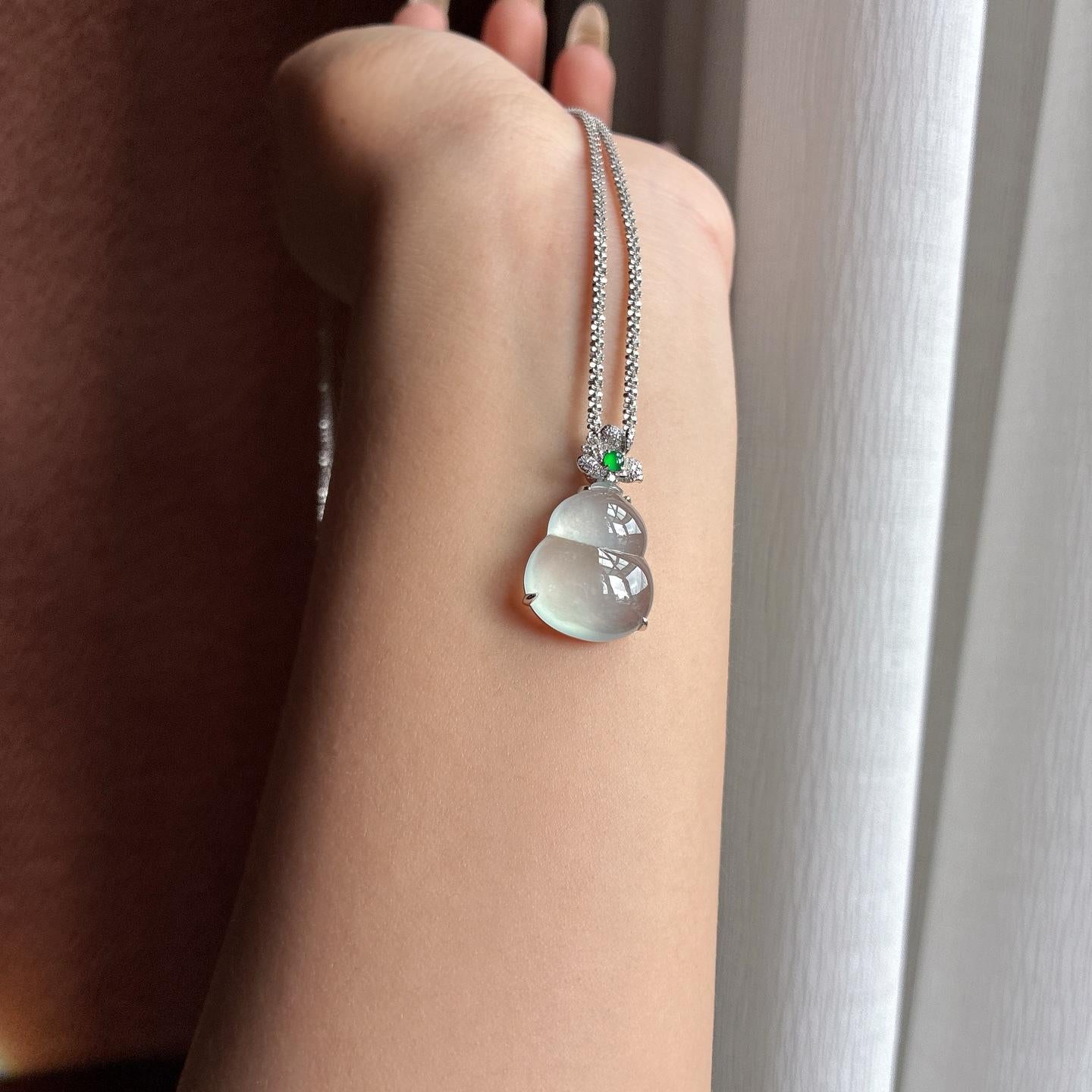 18k金镶冰种起光葫芦挂件 天然缅甸A货翡翠（yc693812）