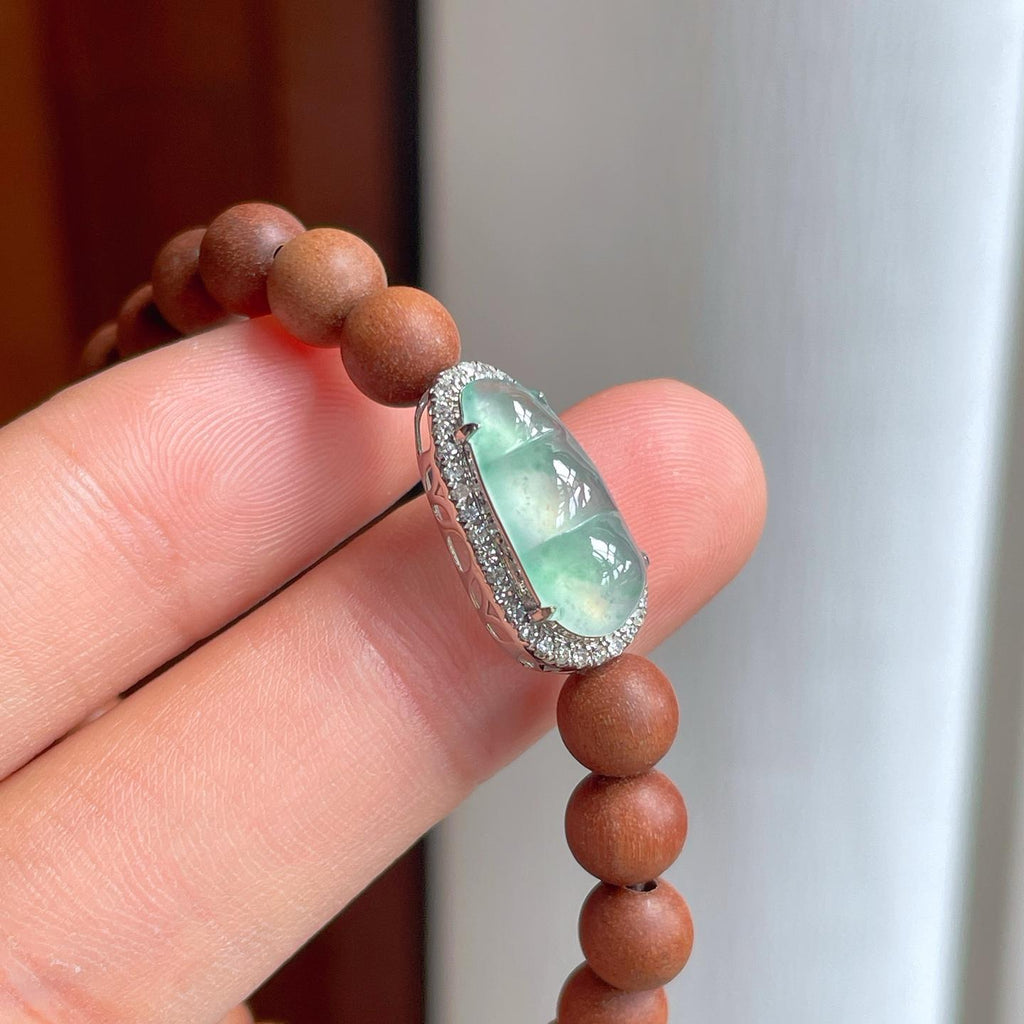 18k金钻镶冰种带底色翡翠豆子手串（yc249166）