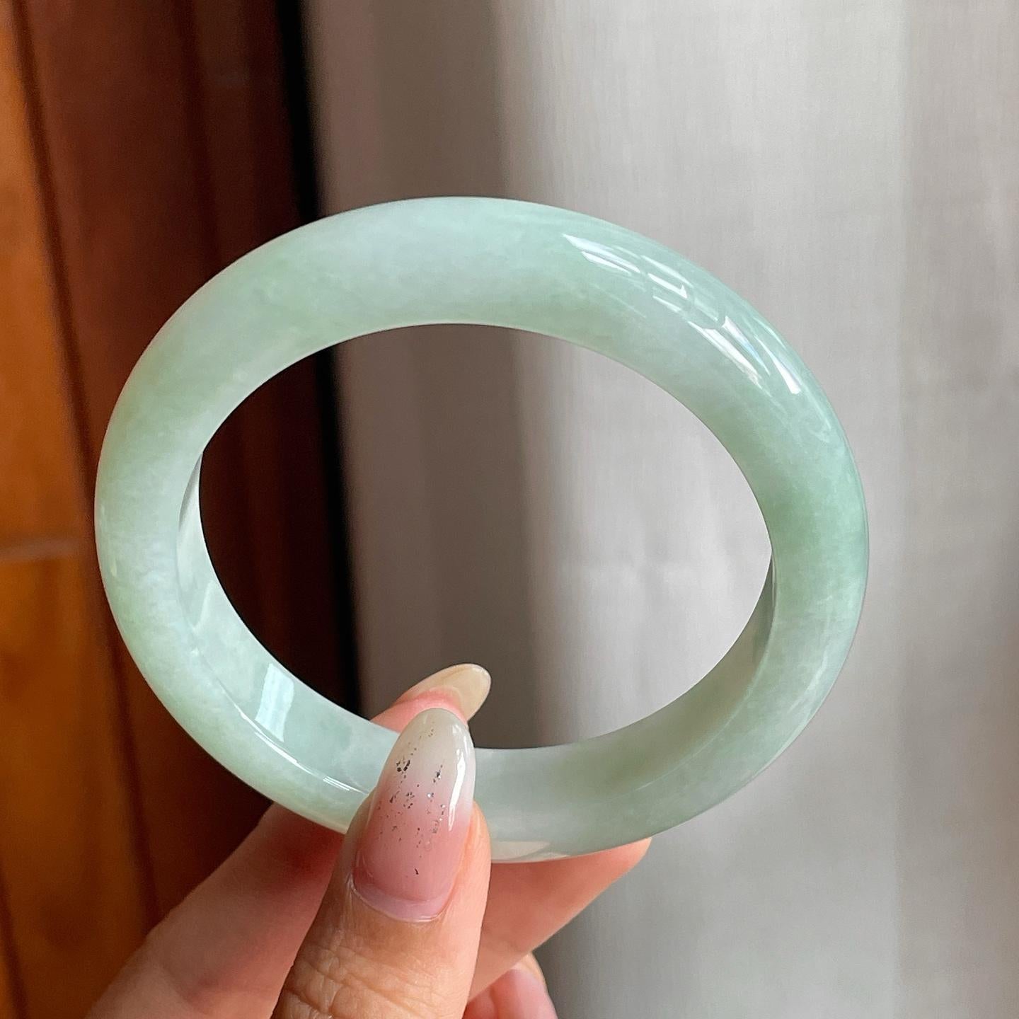 糯冰种晴底翡翠平安镯（56.5mm）（yc216831）
