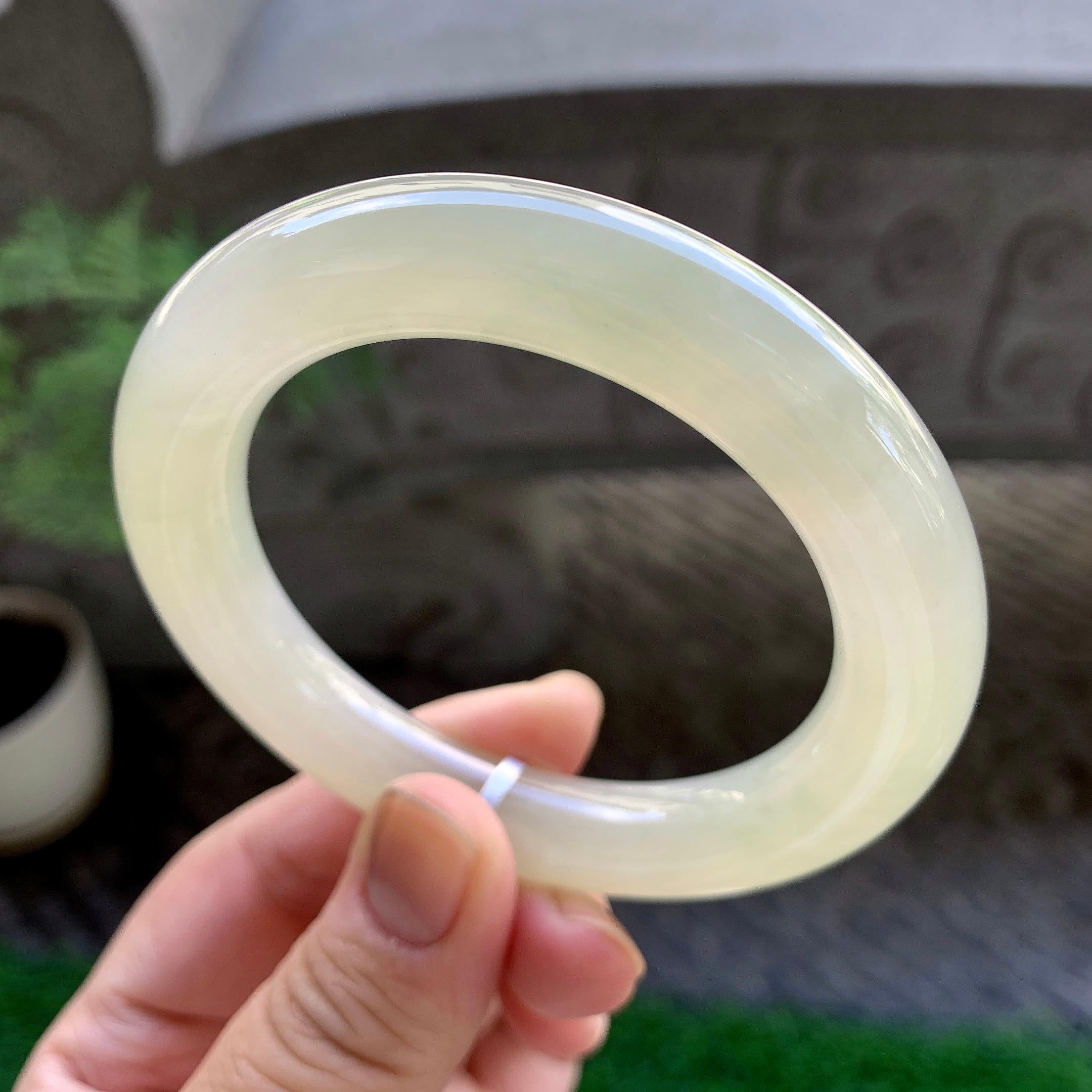 糯冰种黄翡圆条手镯（54.8mm）（yc229797）