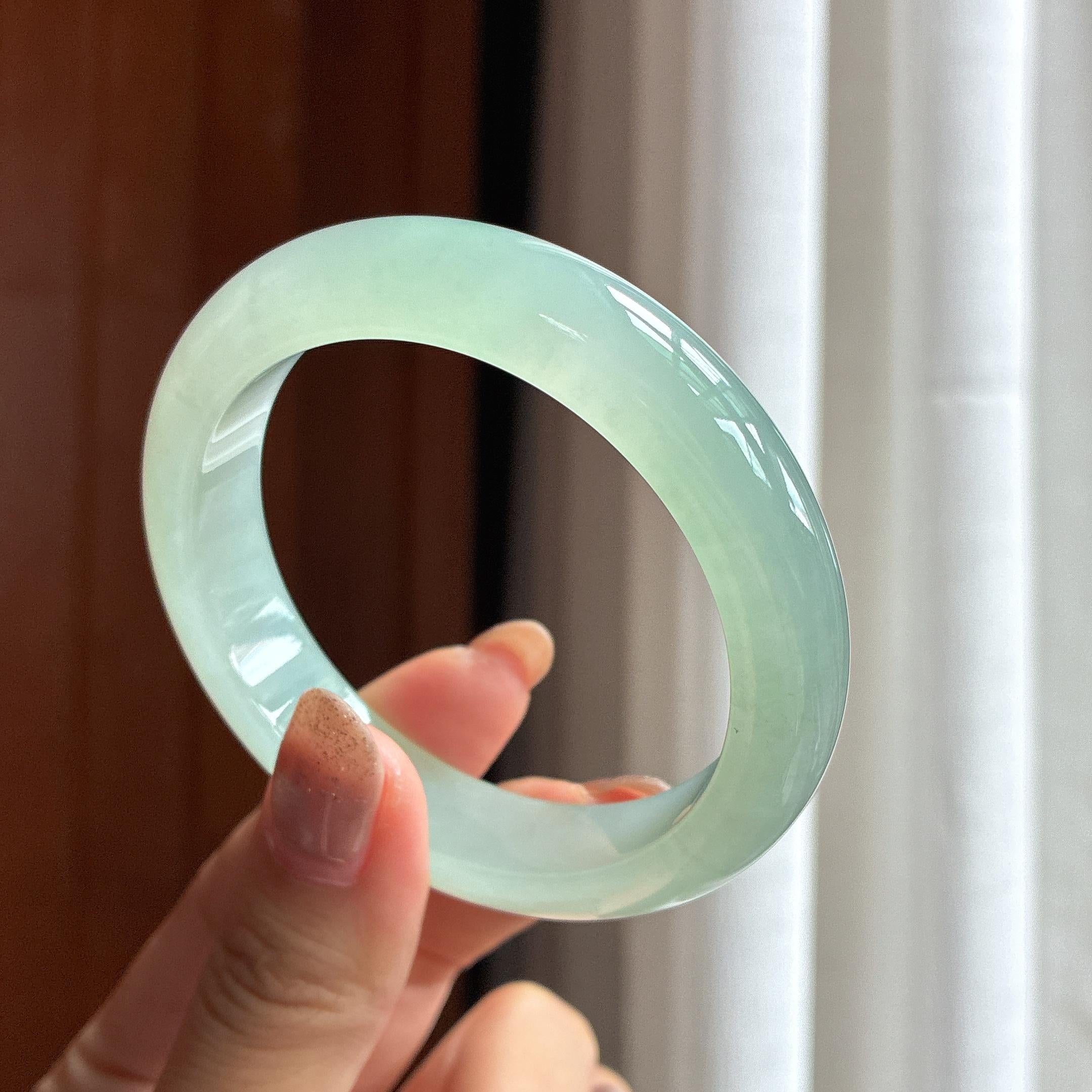 Vòng tay bình an tròn đều, nền băng mỏng dẻo mịn, size 55, ngọc phỉ thúy tự nhiên loại A Myanmar (yc451493)