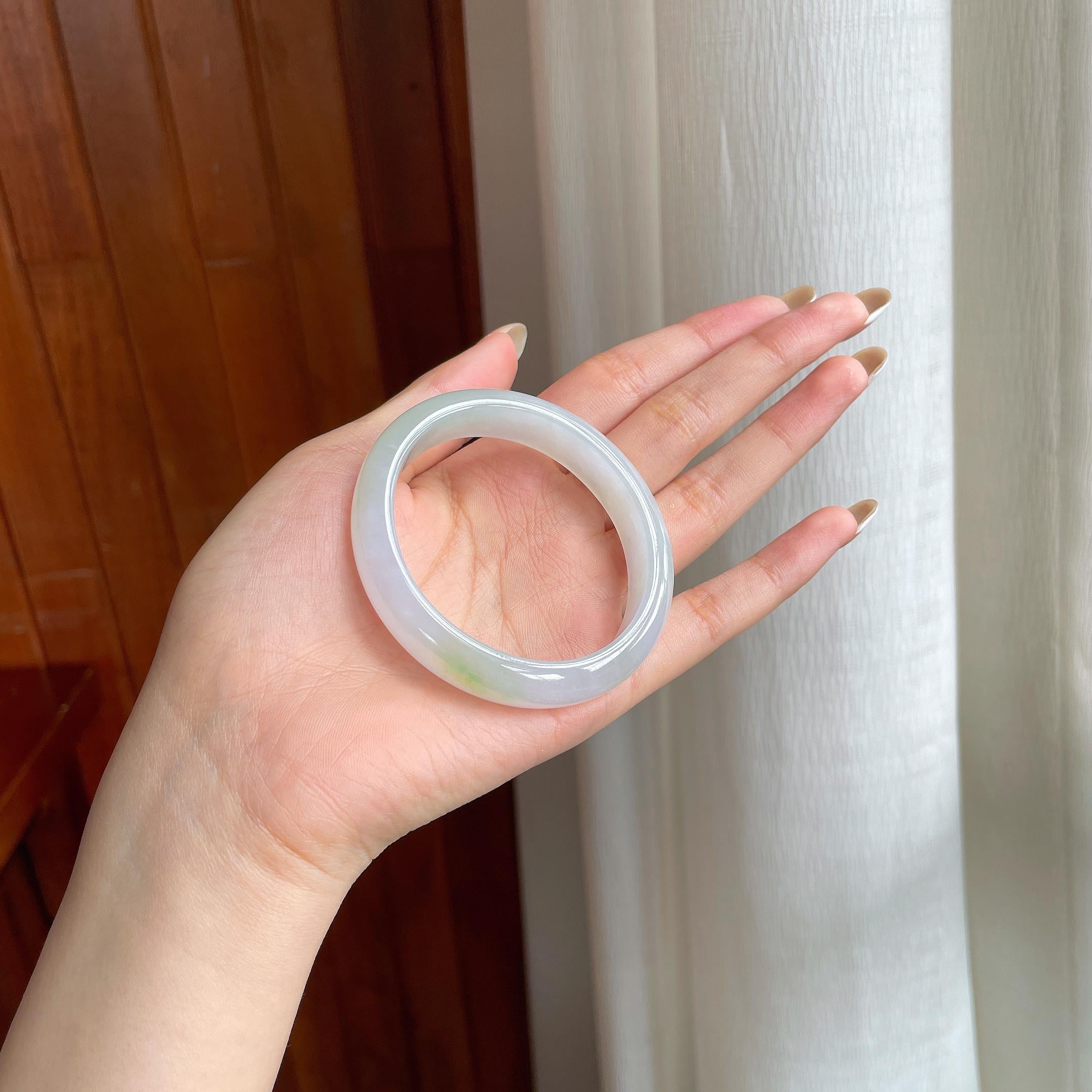 糯冰淡底色翡翠贵妃镯（53.4mm)（yc416011）
