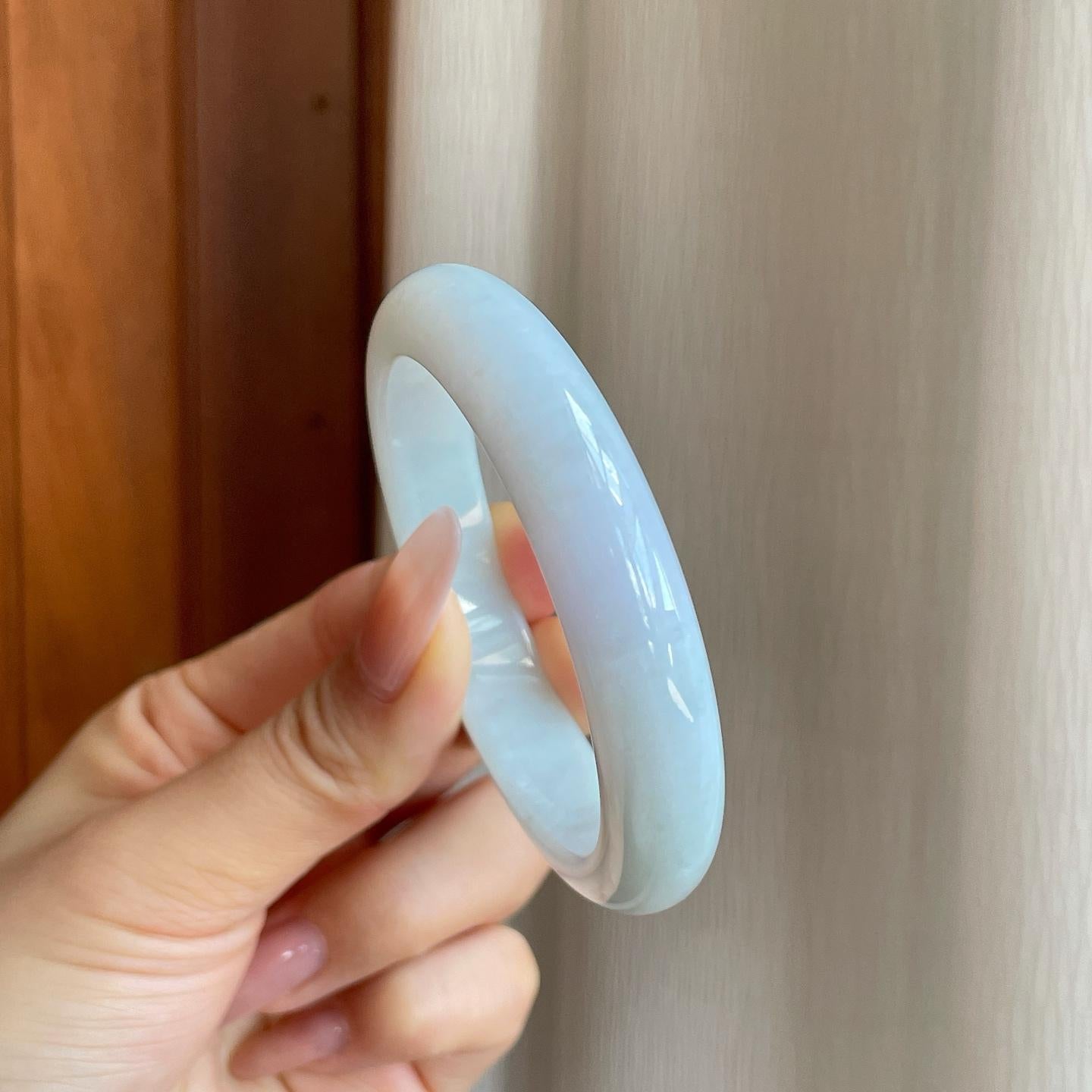 细糯冰带一抹春翡翠平安镯（53mm）（yc278074）