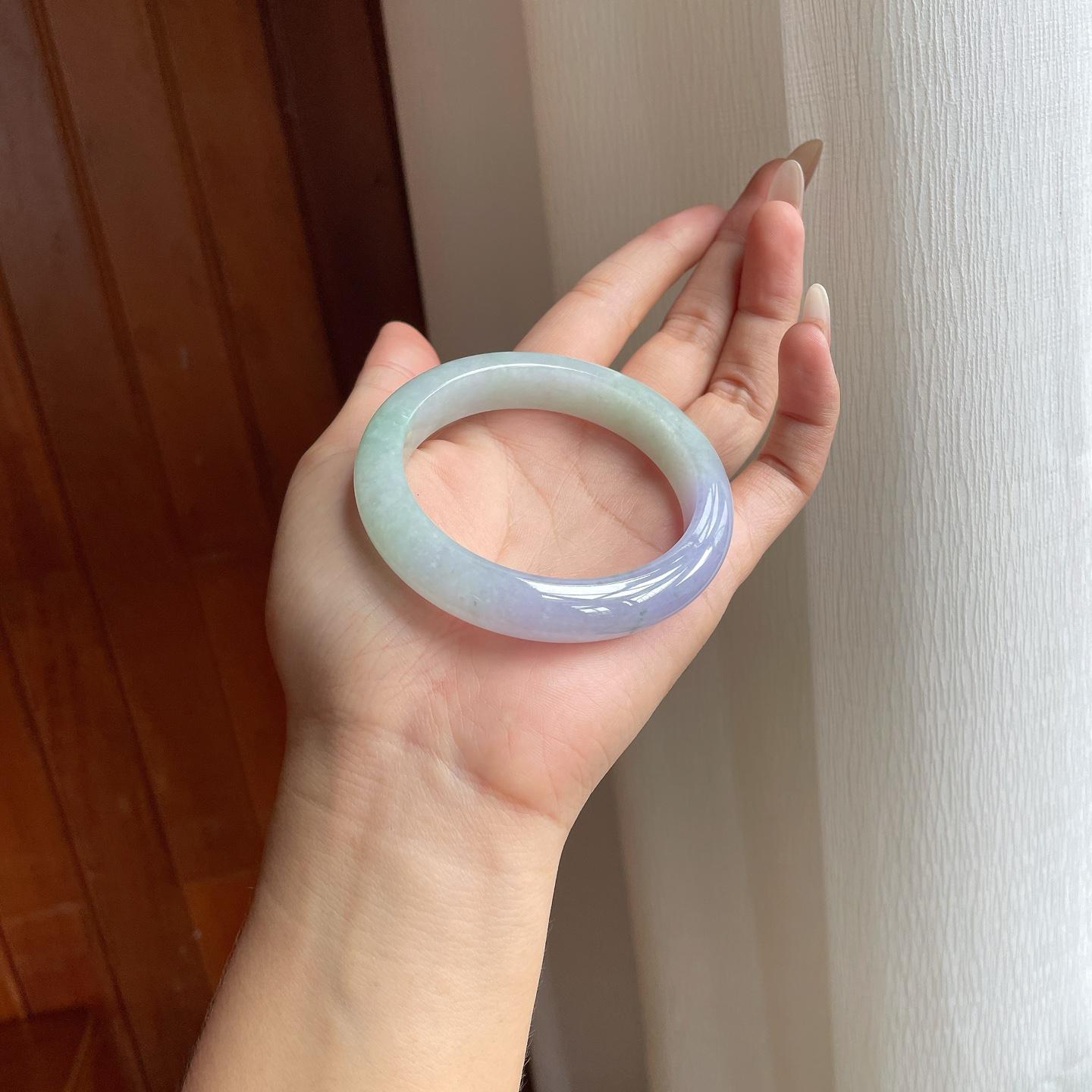 糯冰春带彩翡翠平安镯（56.4mm）（yc263535）