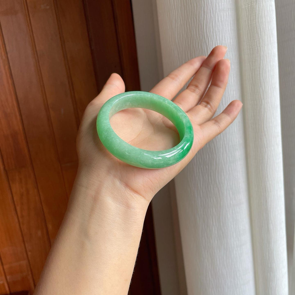 糯冰果绿翡翠平安镯（55mm)（yc397571）