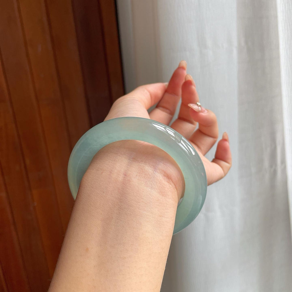 冰种蓝晴底翡翠圆条手镯（56mm）（yc198342）