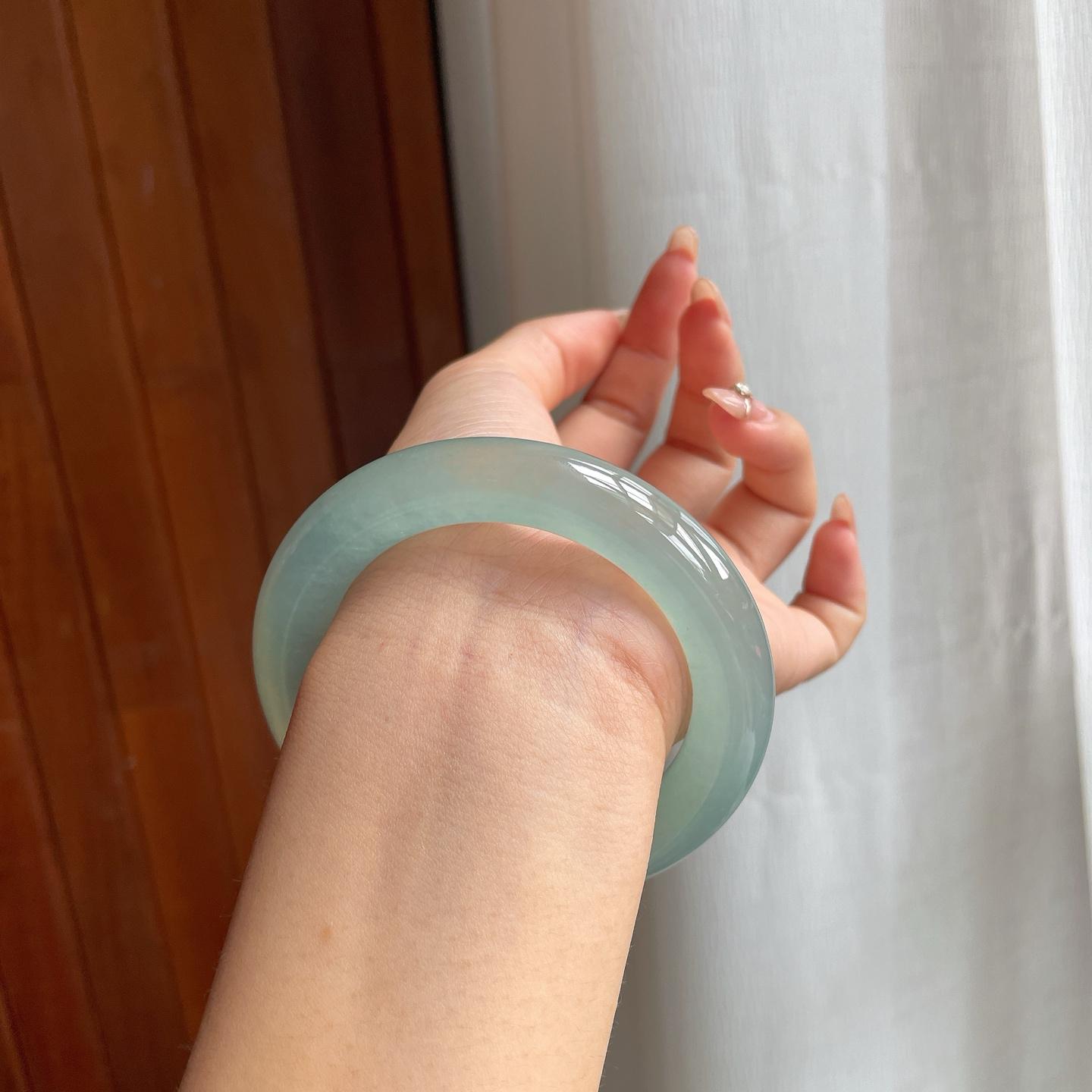 冰种蓝晴底翡翠圆条手镯（56mm）（yc198342）