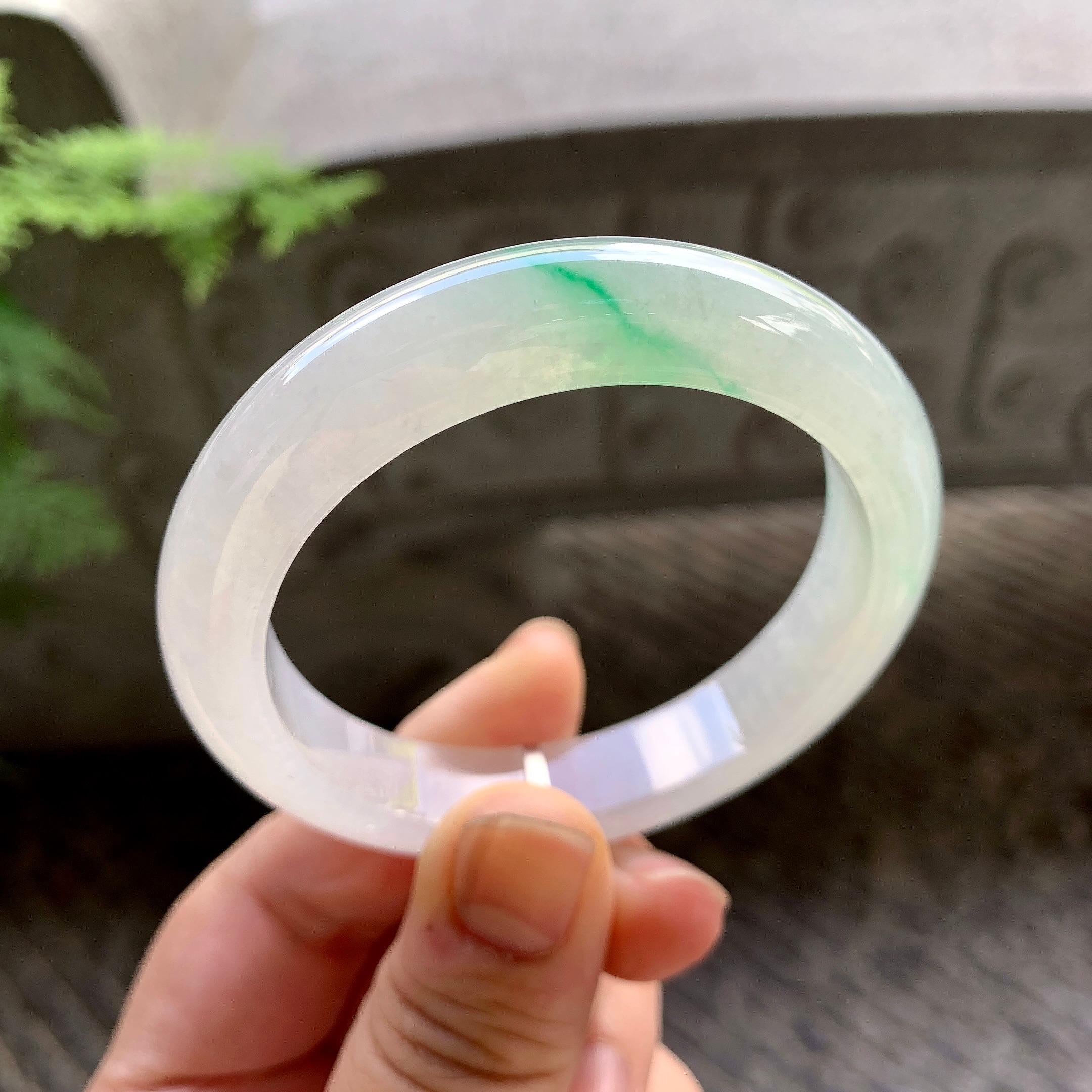 糯冰种飘绿平安镯（52mm）（yc202372）