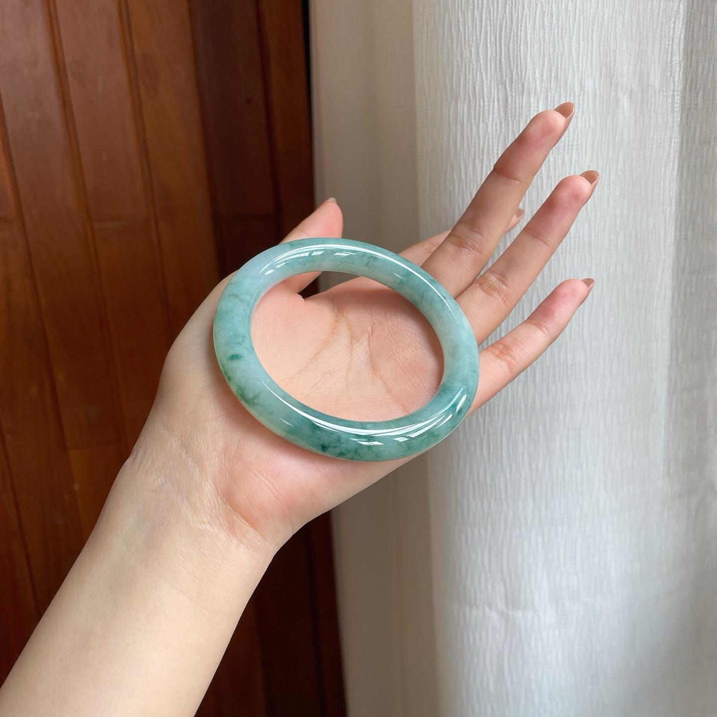 糯冰飘花翡翠圆条手镯（57.6mm)（yc345525）