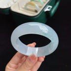 冰种蓝底飘花宽版正圈翡翠手镯（60.5mm）（yc017035）