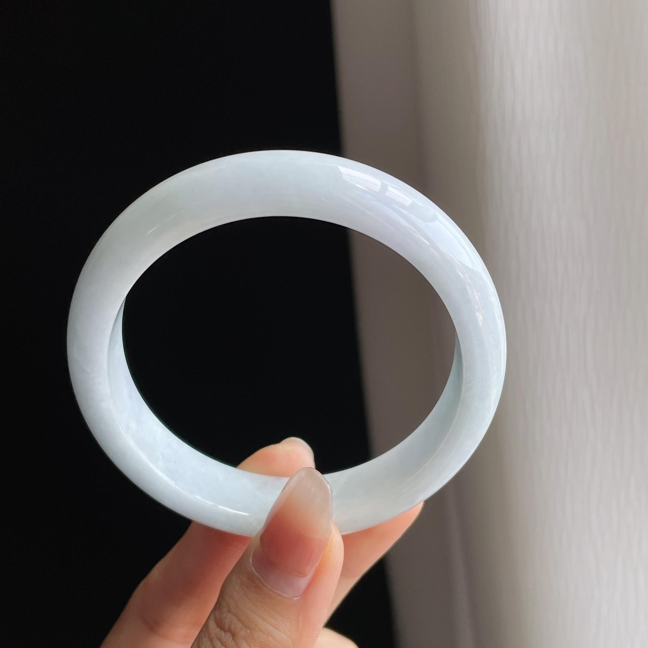 糯冰淡春底翡翠平安镯（59.6mm)（yc334675）
