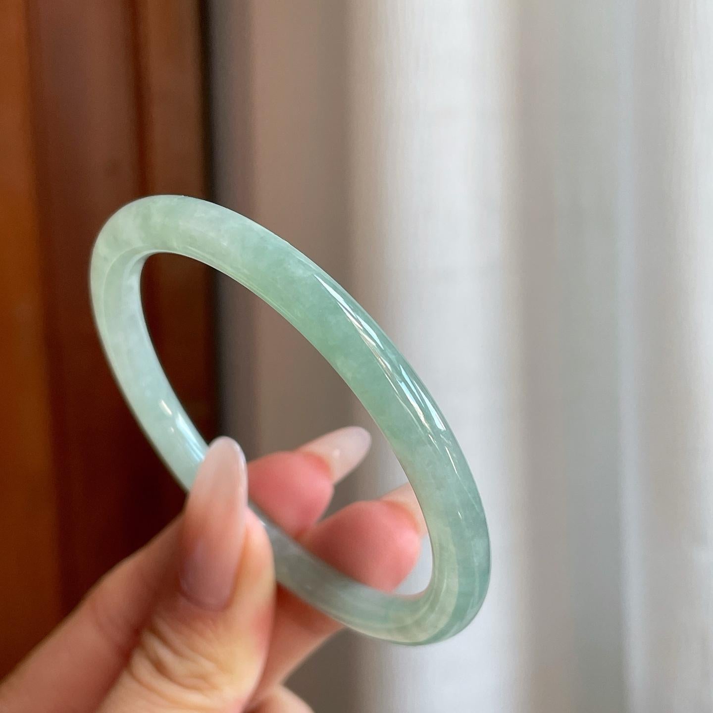 糯冰晴底翡翠叮当镯（54mm）（yc270316）