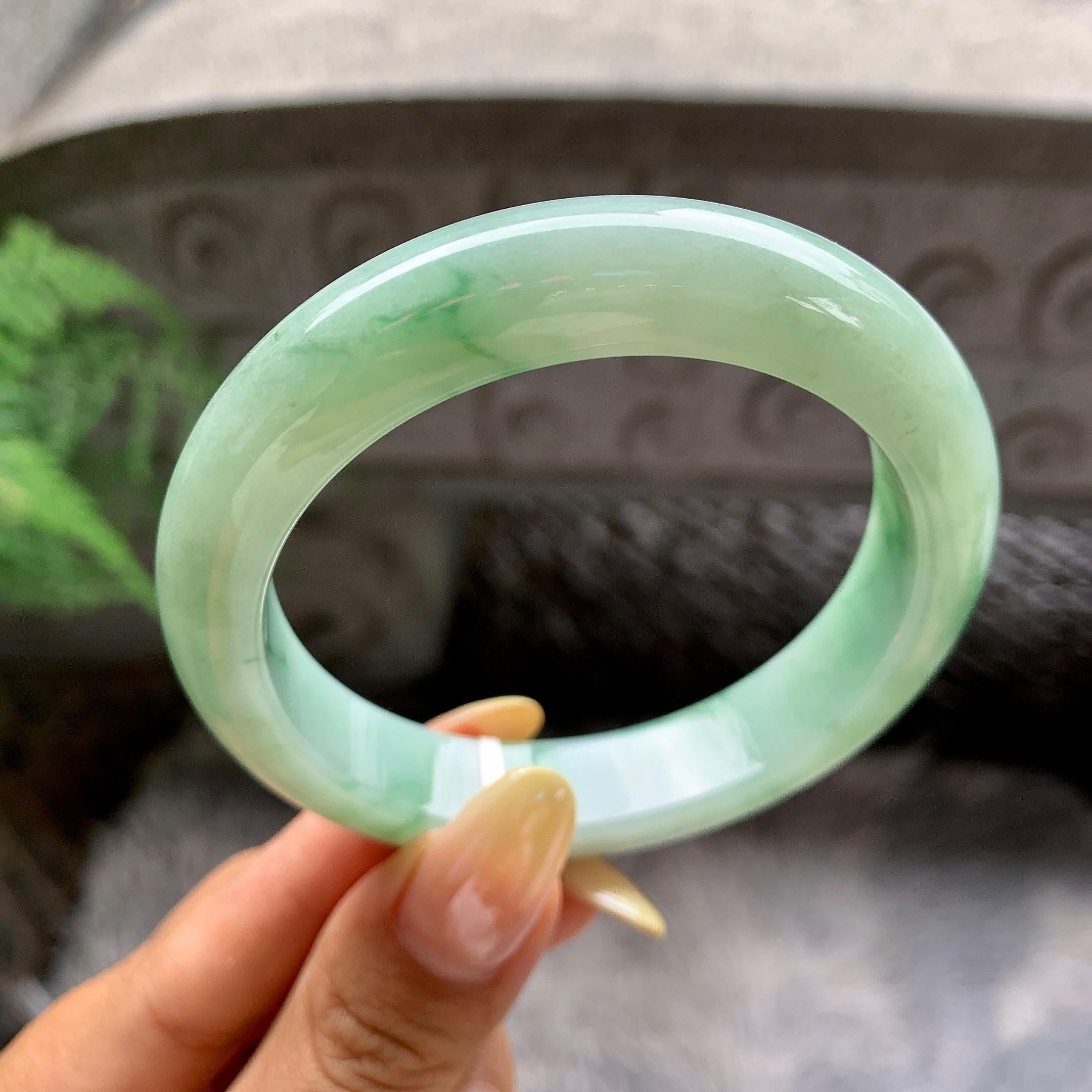 细糯种晴底飘花正圈平安镯56.2圈 天然缅甸A货翡翠（yc481908）
