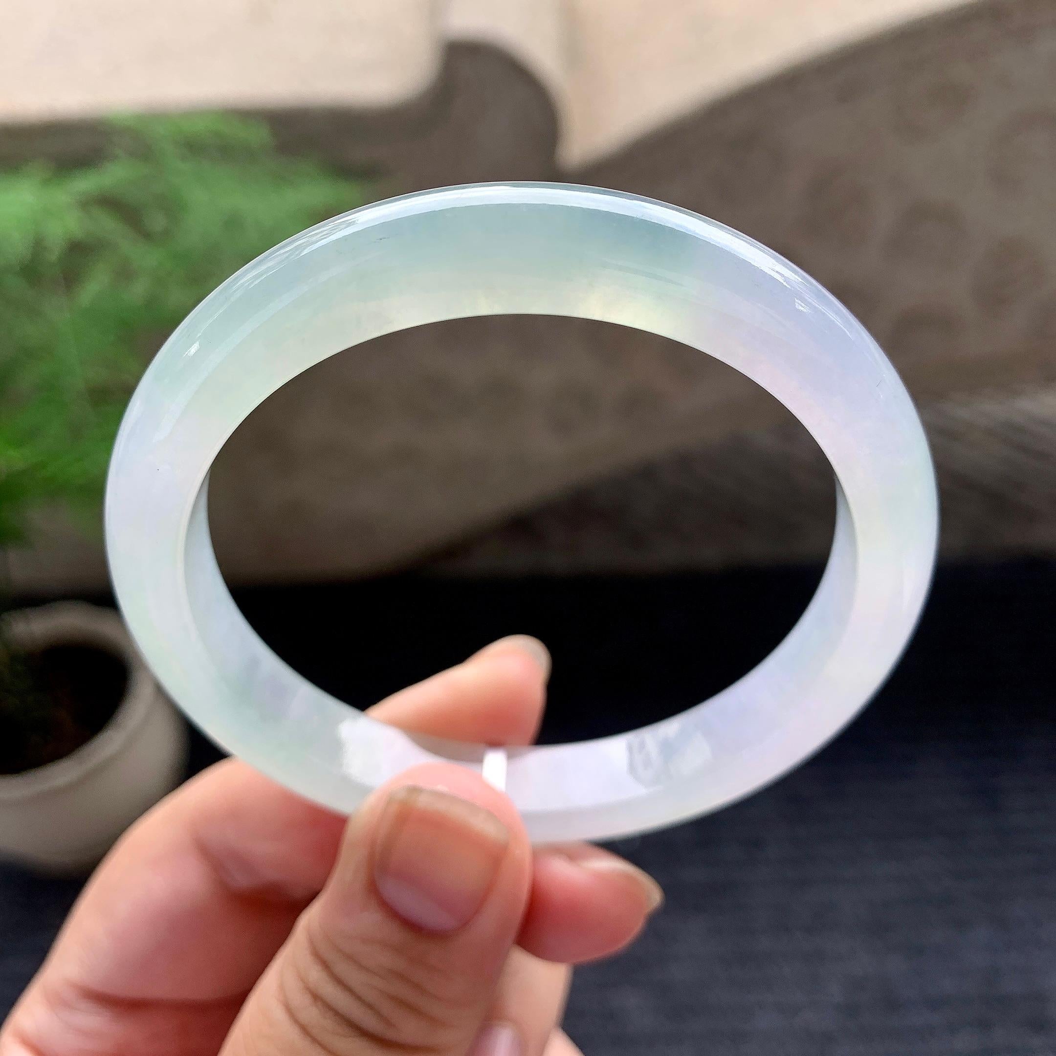 糯冰种淡春彩平安镯（57.3mm）（yc195934）