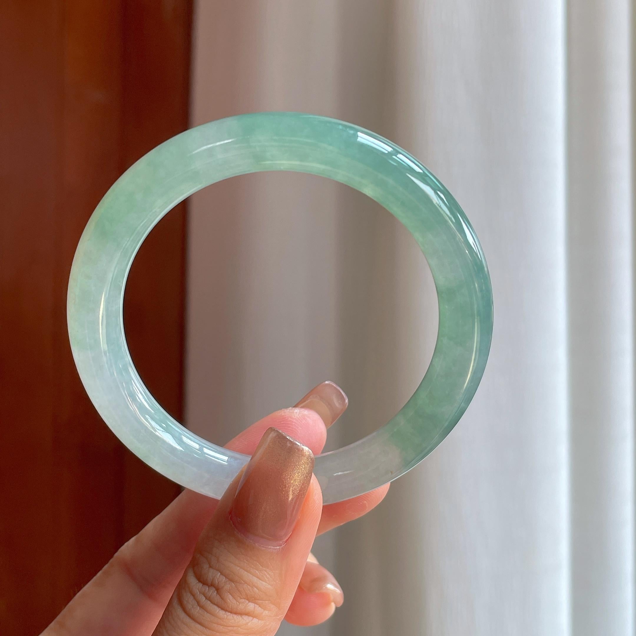 冰种晴底翡翠圆条手镯（55.7mm）（yc373523）