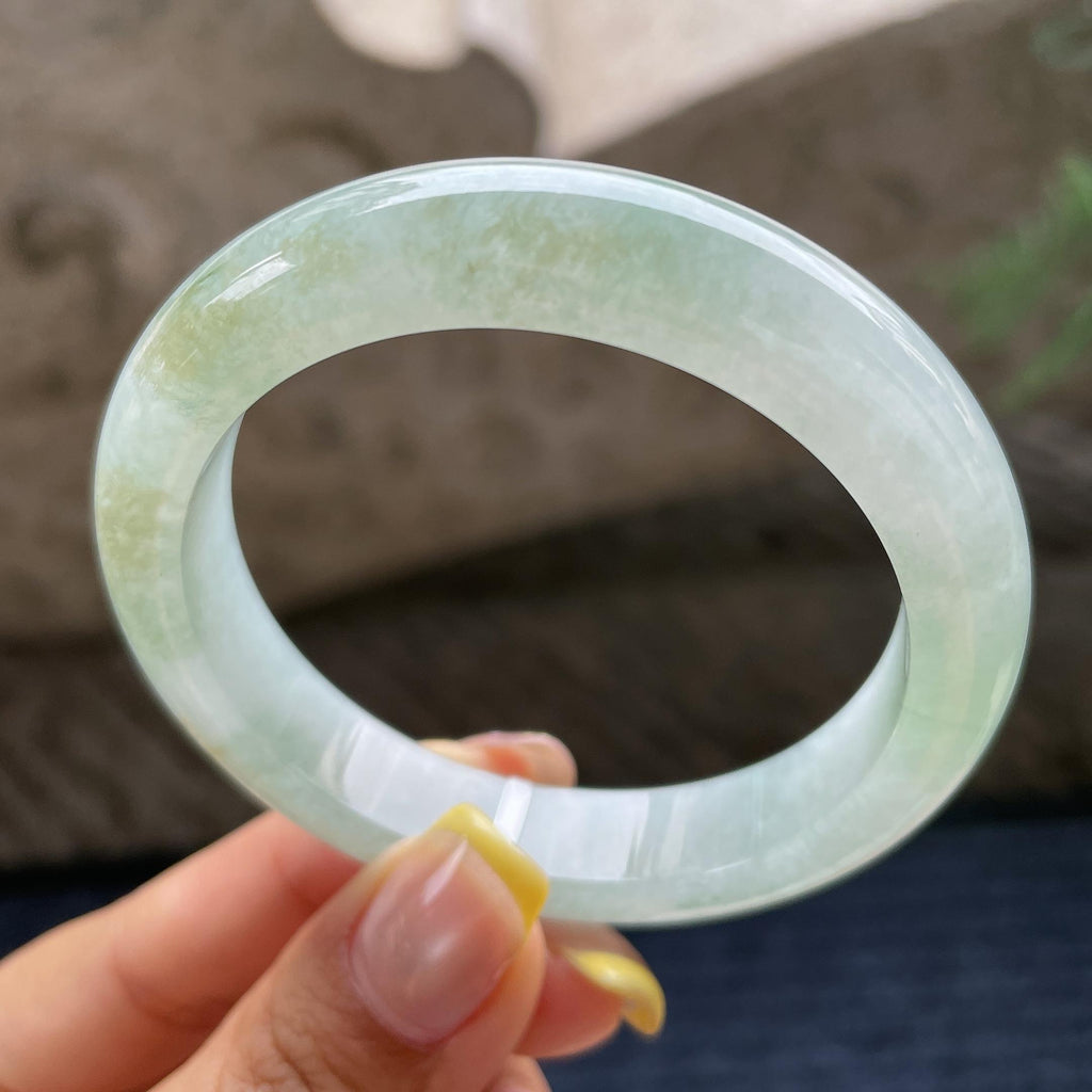 小圈口    细糯种带底色正圈平安镯52.5圈        天然缅甸A货翡翠（yc381940）