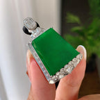 18k金钻镶糯冰种满绿无事牌吊坠（yc242678）