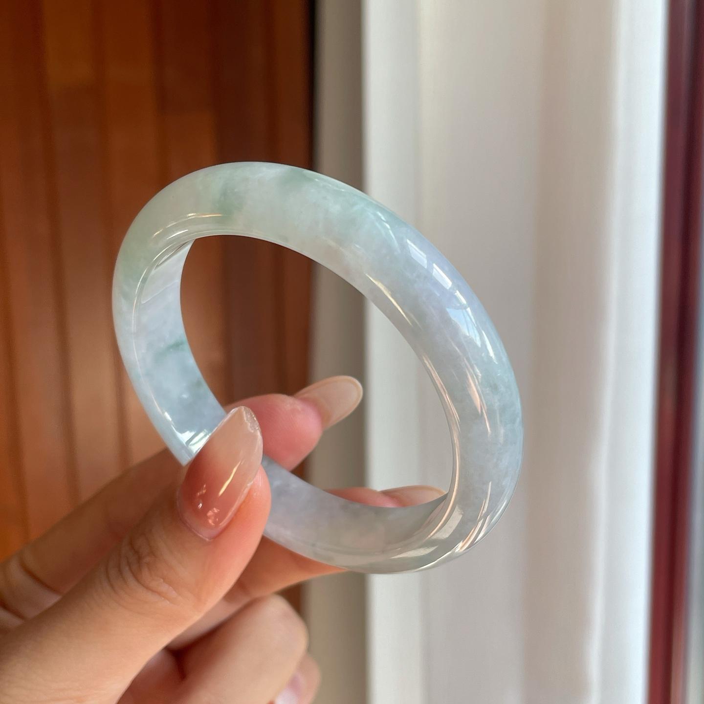 糯冰淡晴底飘花翡翠平安镯（56mm）（yc269667）