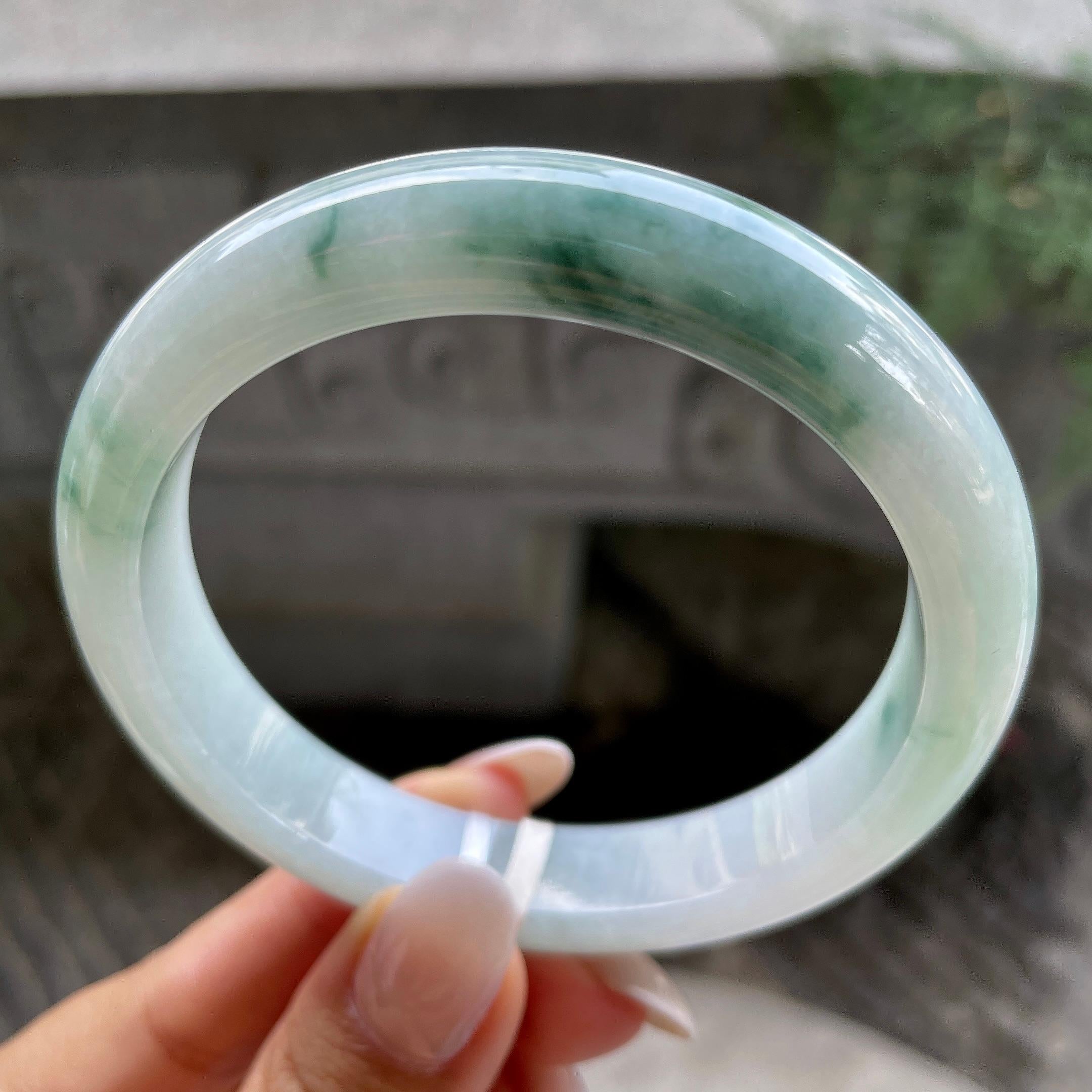 大圈口      细糯种飘花正圈平安镯   61.1圈     天然缅甸A货翡翠（yc407867）