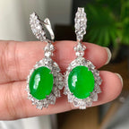 18K金钻镶糯冰种阳绿蛋面耳坠（yc254107）