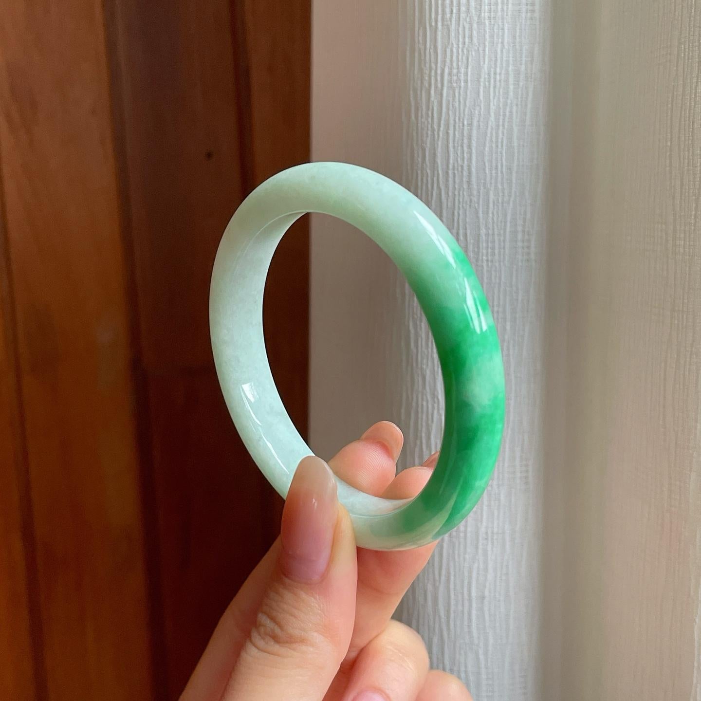 糯冰带色翡翠贵妃镯（53.4mm)（yc354334）