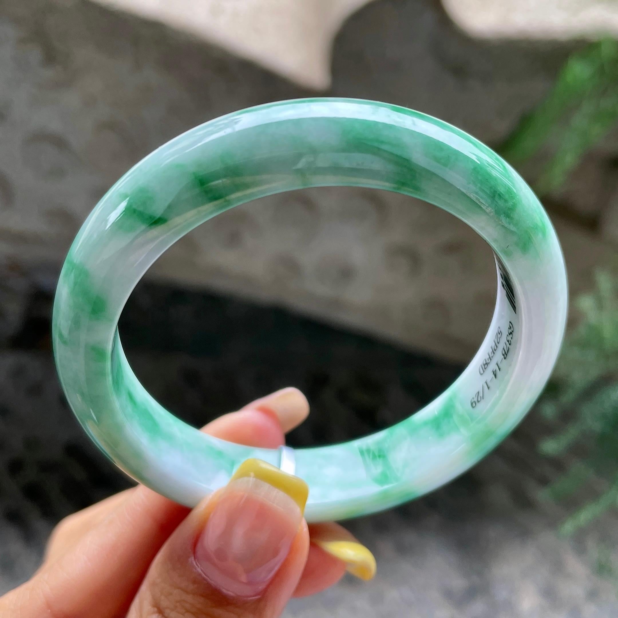 细糯种飘绿正圈平安镯54圈         天然缅甸A货翡翠（yc392747）