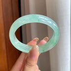 糯冰晴底洒金宽版翡翠贵妃镯（58.8mm)（yc419558）