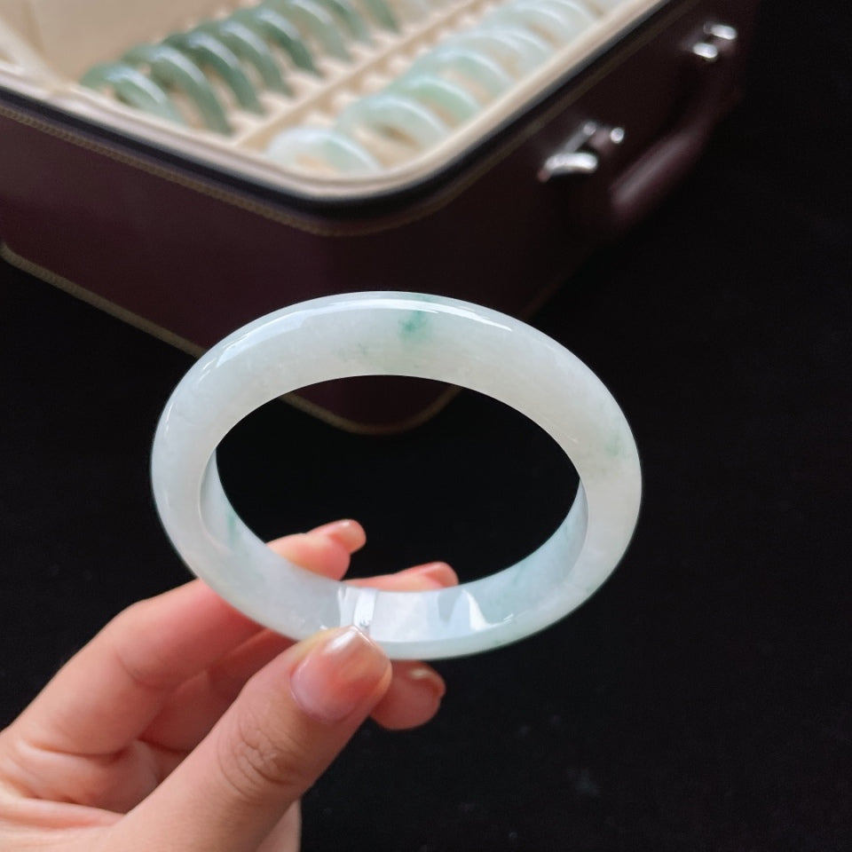 糯种白底飘花正圈翡翠手镯（57.7mm）（yc018716）