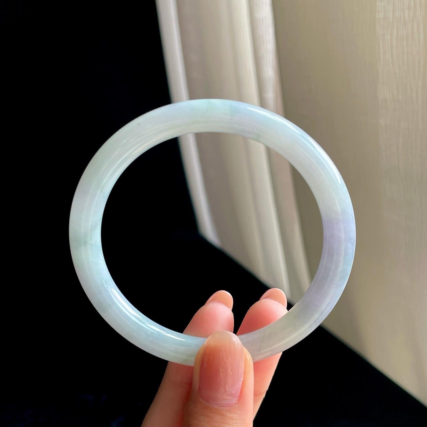糯冰淡春底翡翠圆条手镯（56.3mm)（yc342195）
