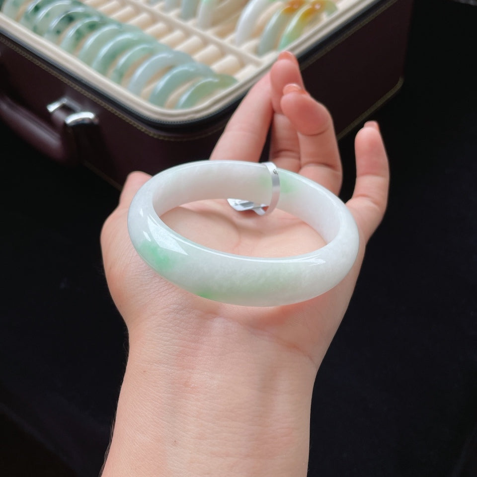 细糯白底青翡翠手镯（57.8mm）（yc017176）