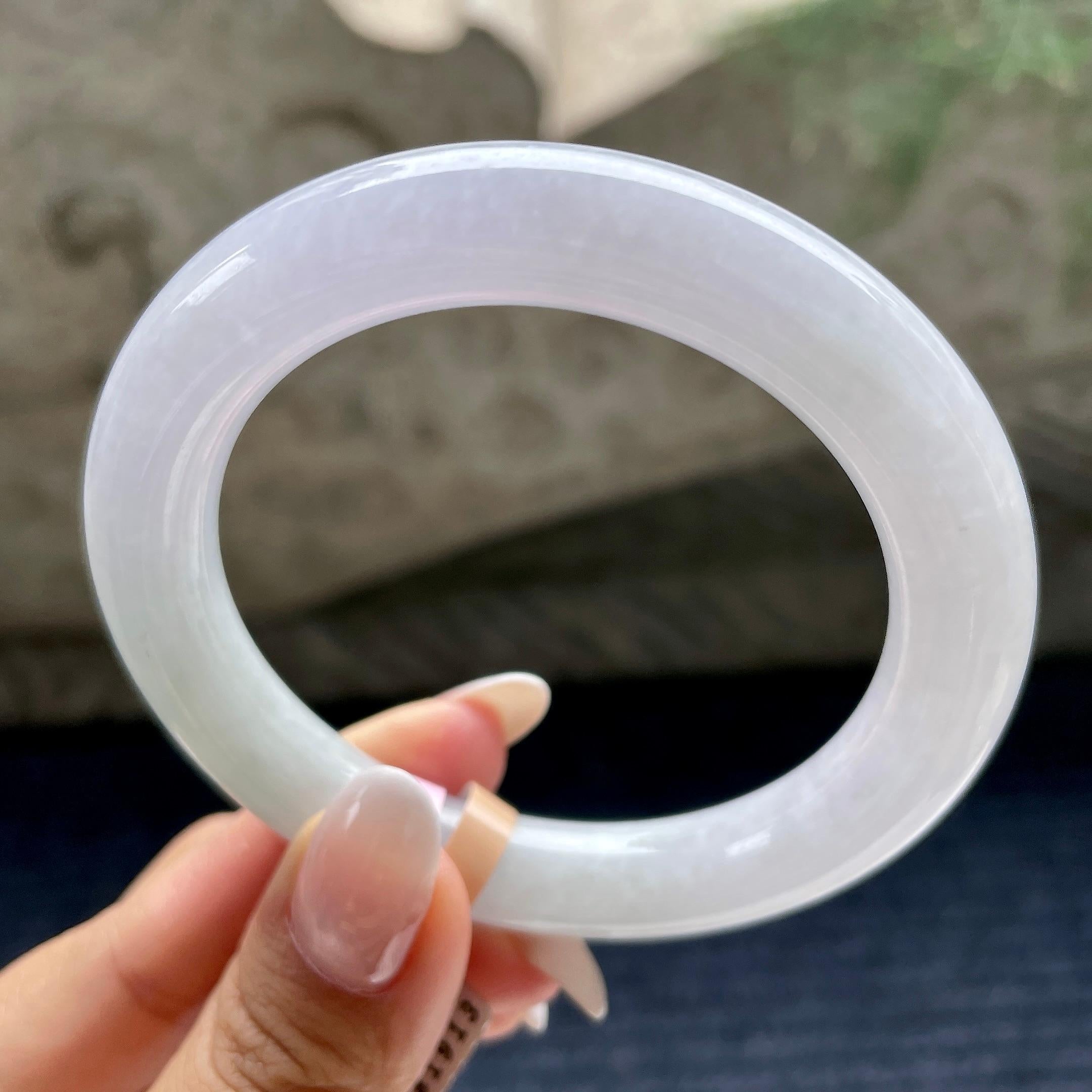 细糯种飘花圆条手镯56.8圈           天然缅甸A货翡翠（yc405541）