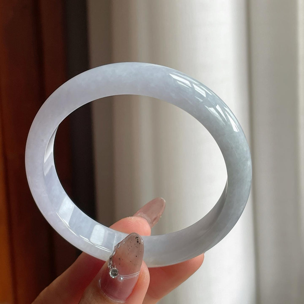 糯种淡春底翡翠平安镯（57.5mm）