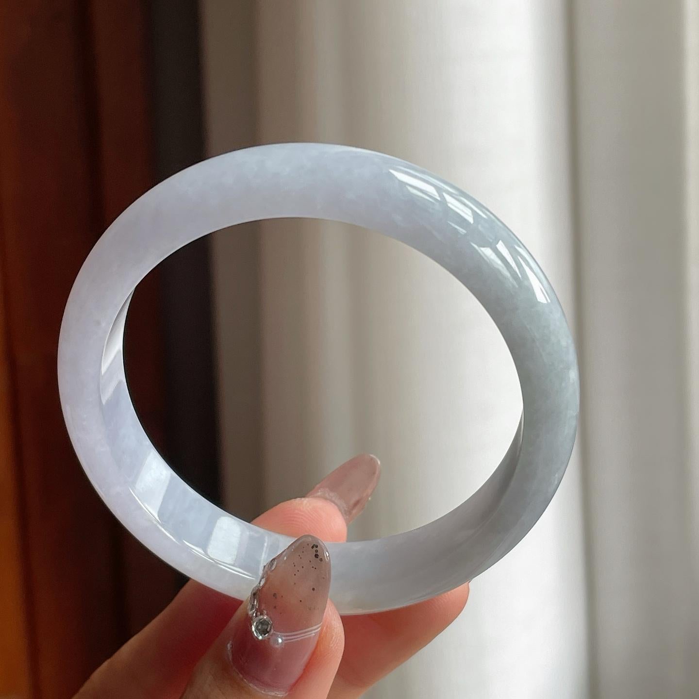 糯种淡春底翡翠平安镯（57.5mm）