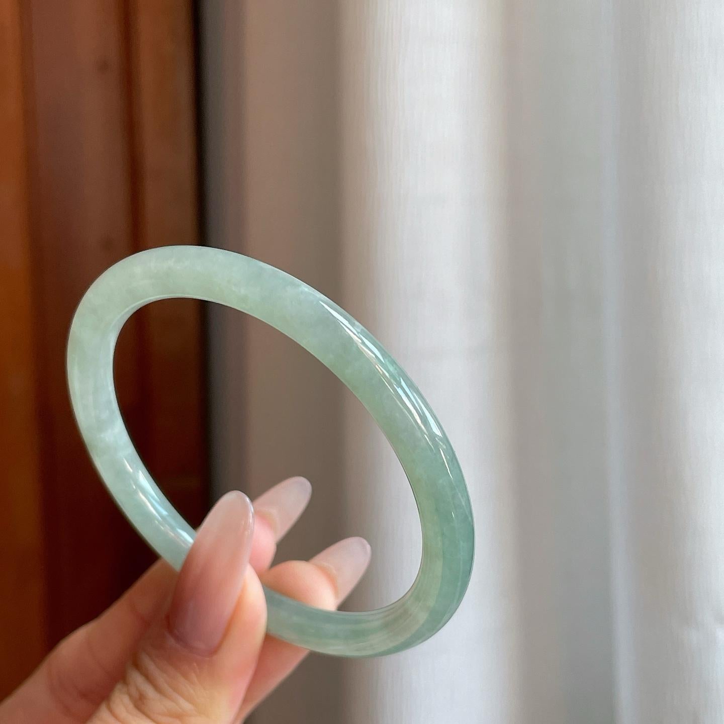 糯冰晴底翡翠叮当镯（54mm）（yc270316）