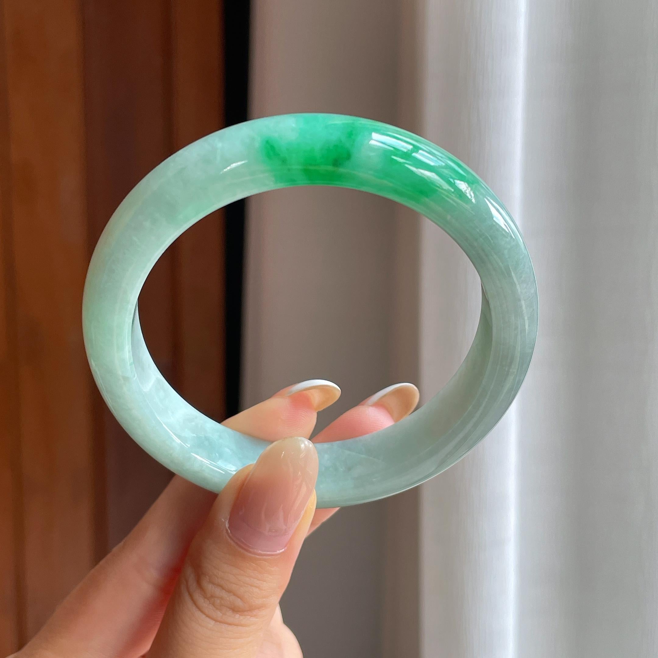 糯冰带色翡翠平安镯（57mm)（yc416135）
