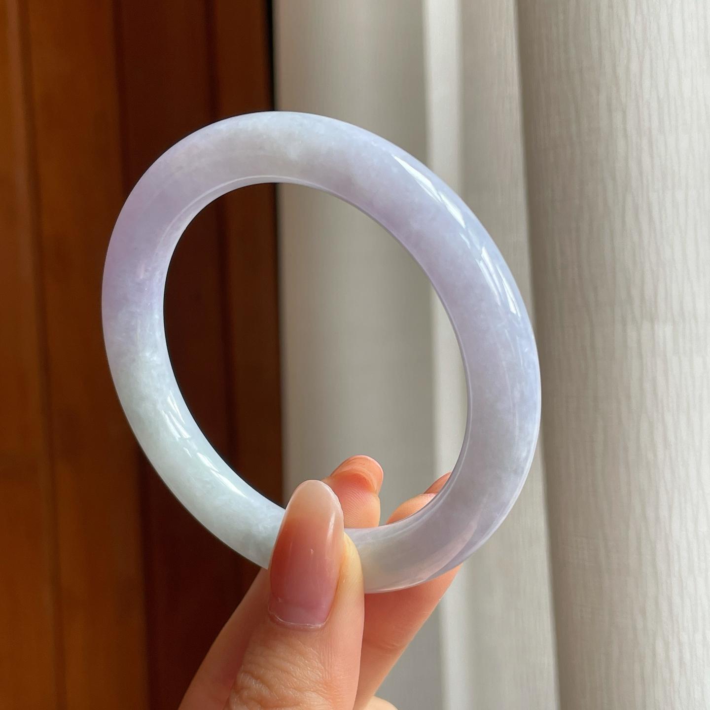 糯冰春带彩翡翠圆条手镯（54mm)（yc345456）