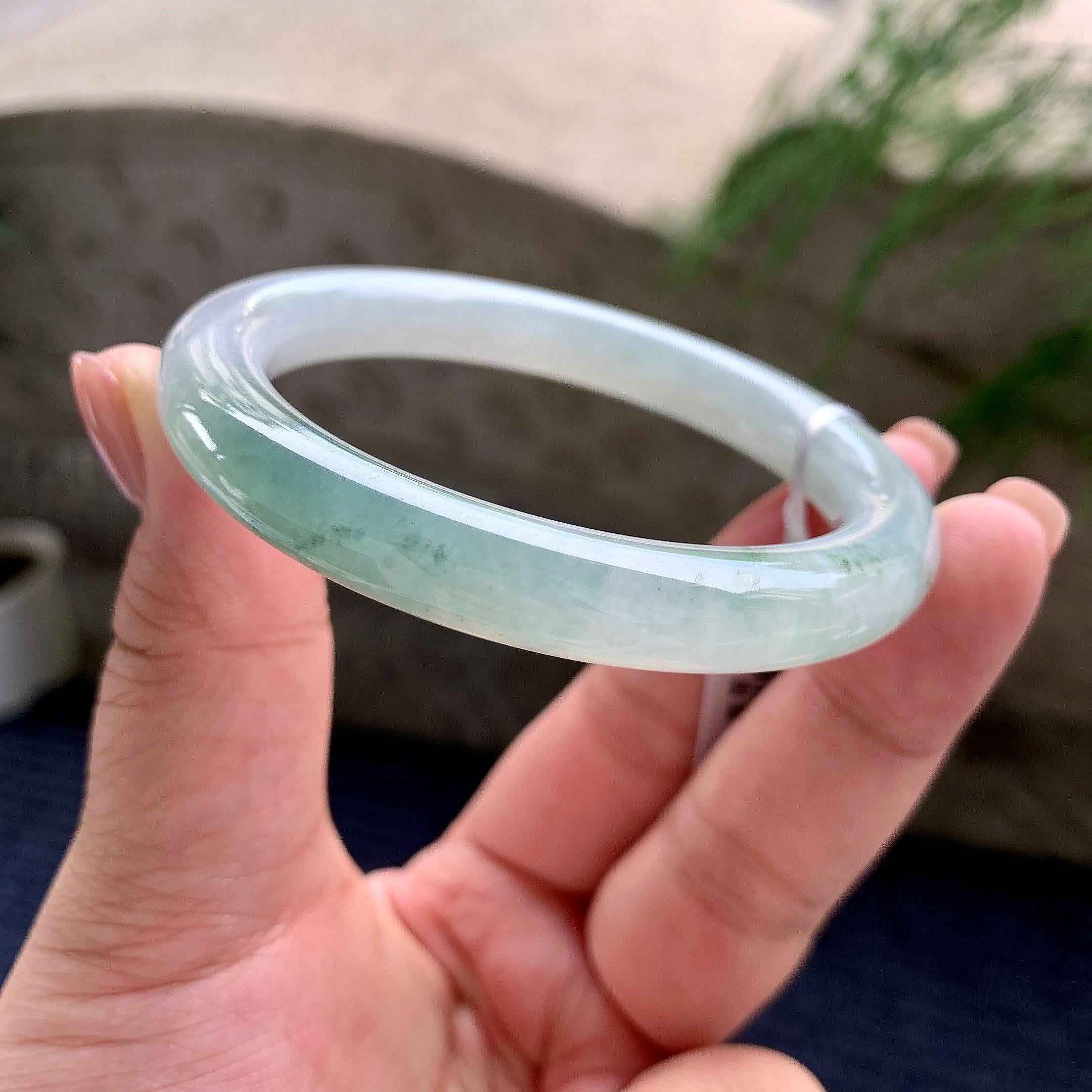 糯冰种油青飘蓝花圆条手镯 55.7圈口 天然缅甸A货翡翠（yc481953）