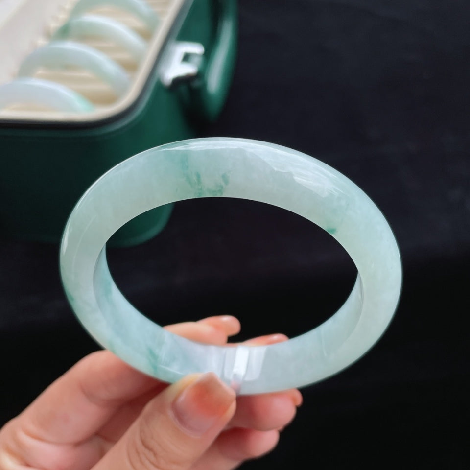 糯冰飘花翡翠手镯（61.2mm）（yc016141）